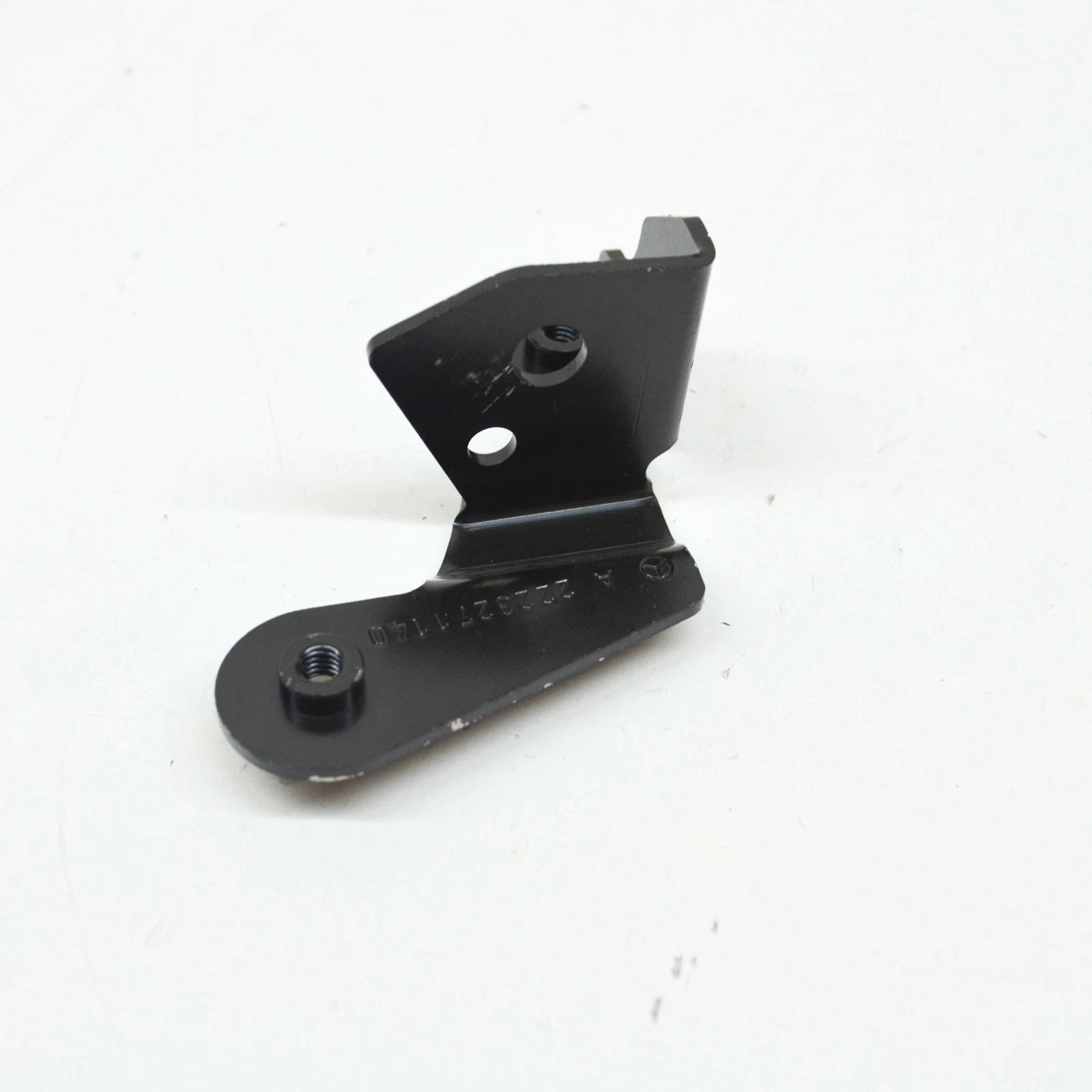 NEW MERCEDES-BENZ S W222 OIL TANK VALVE HOLDER BRACKET A2223271140 ORIGINAL