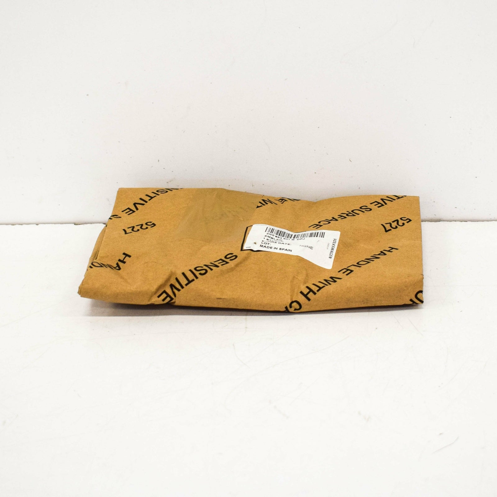 NEW VOLKSWAGEN JETTA A6 5C6 EMBLEM - FRONT BADGE CHROME 3G0853601BDPJ ORIGINAL