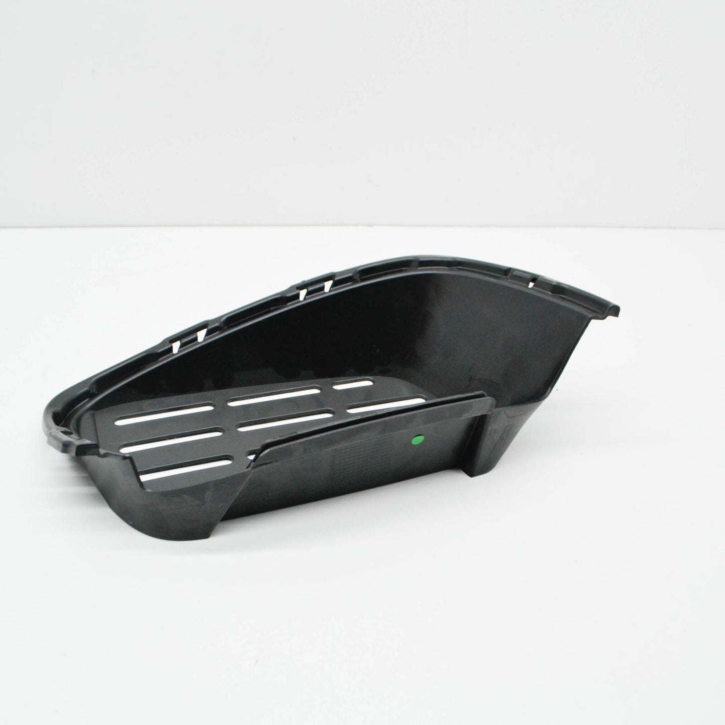 NEW MERCEDES-BENZ S W222 AMG FRONT LEFT AIR DUCT SEGMENT A2228852702 ORIGINAL