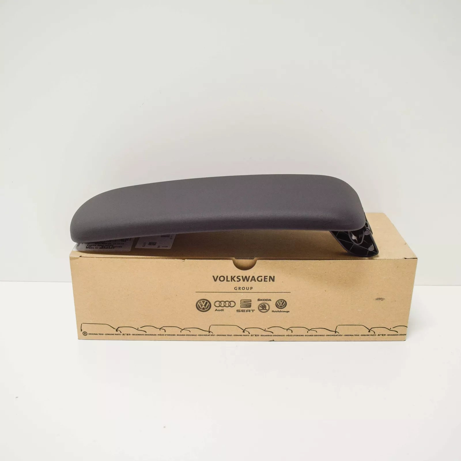 NEW AUDI A1 8X CENTER CONSOLE UPPER ARMREST PART 8X0864245CT29