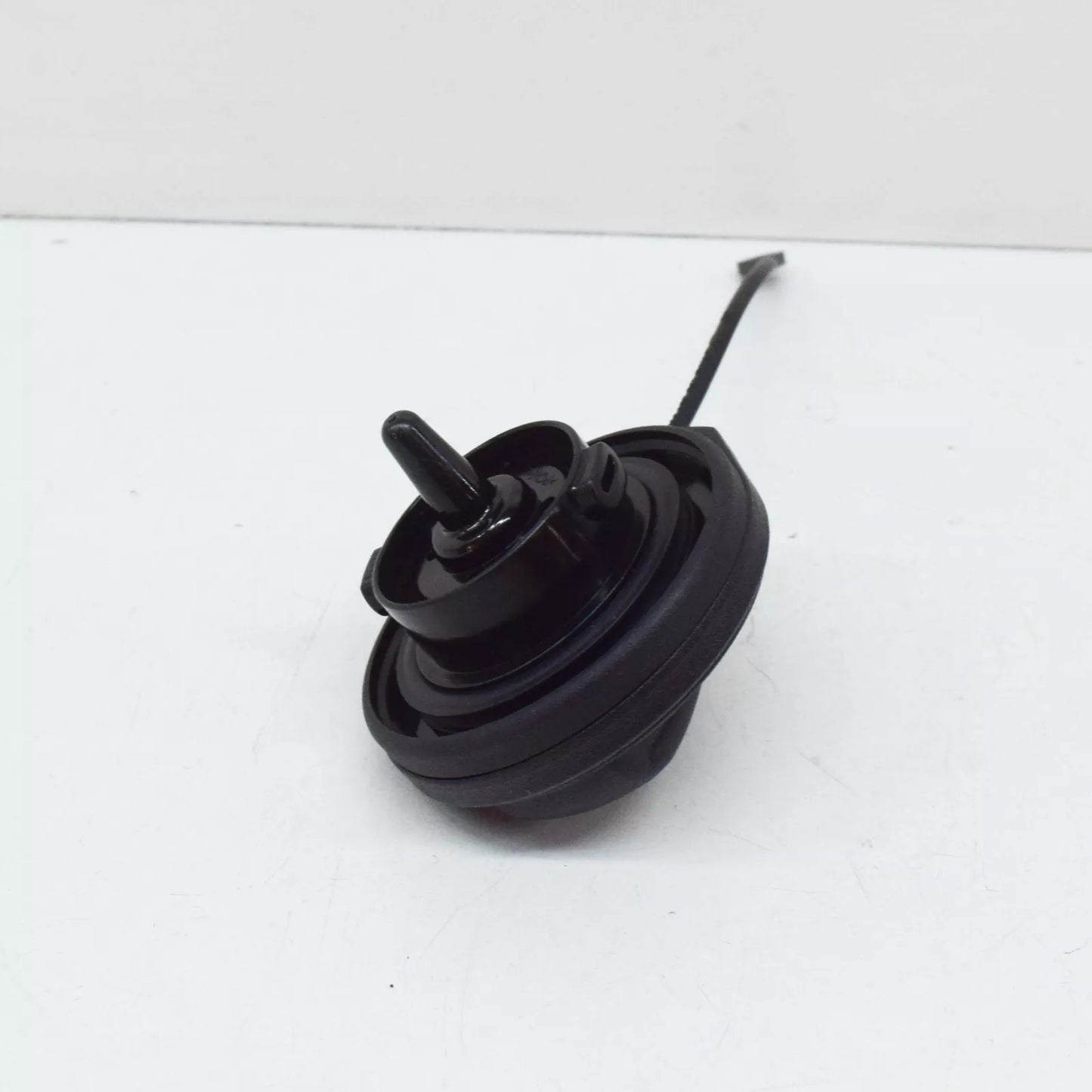 NEW AUDI A6 C7 FUEL TANK CAP WITH RETAINING STRAP 4G0201550K