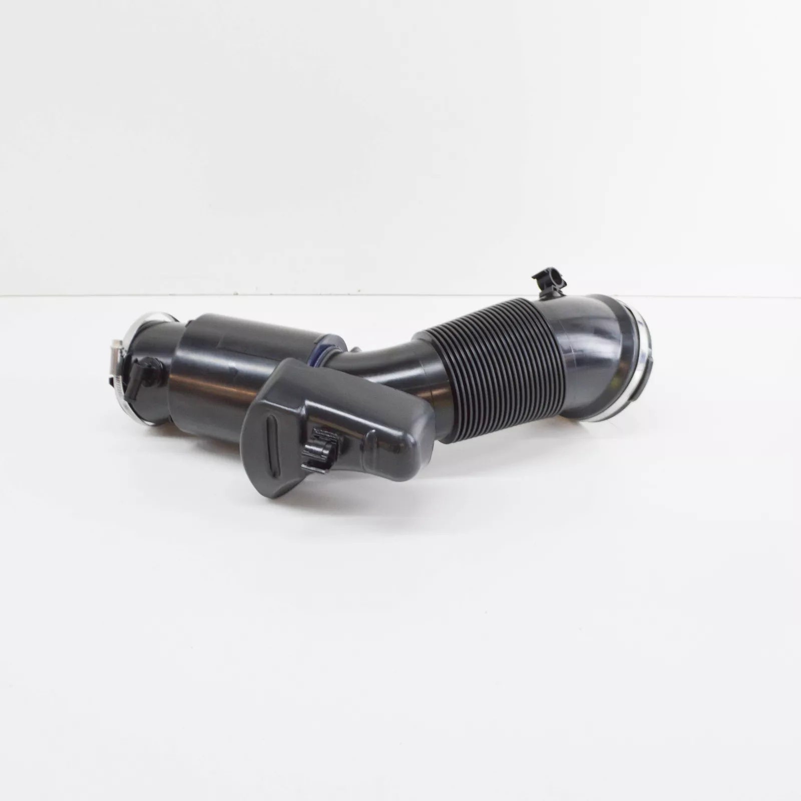 NEW AUDI Q5 8R ENGINE AIR INTAKE HOSE 06E129629AA ORIGINAL