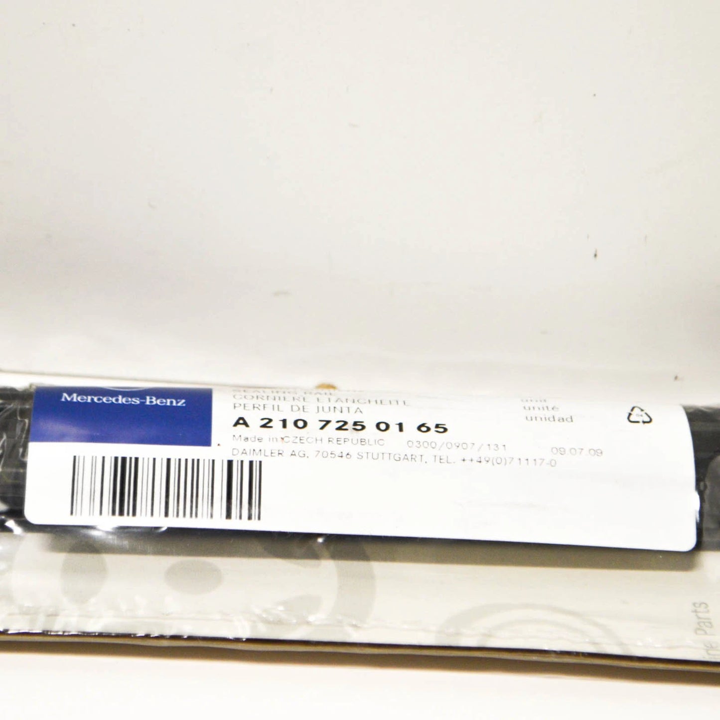 NEW MERCEDES S210 W210 WINDOW SEALING RAIL A2107250165 ORIGINAL