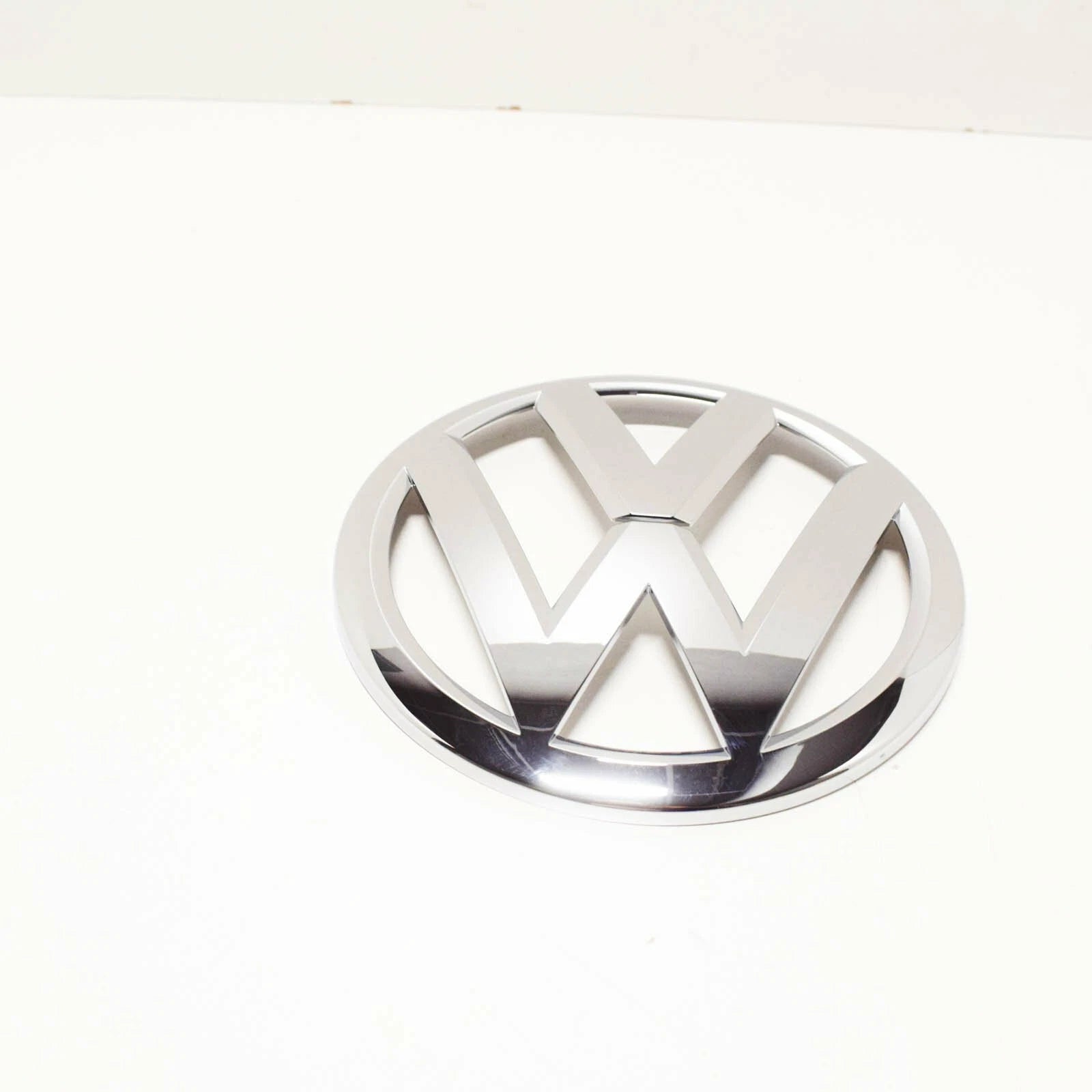 NEW VOLKSWAGEN TRANSPORTER T5 BONNET BADGE EMBLEM 7E0853601G2ZZ