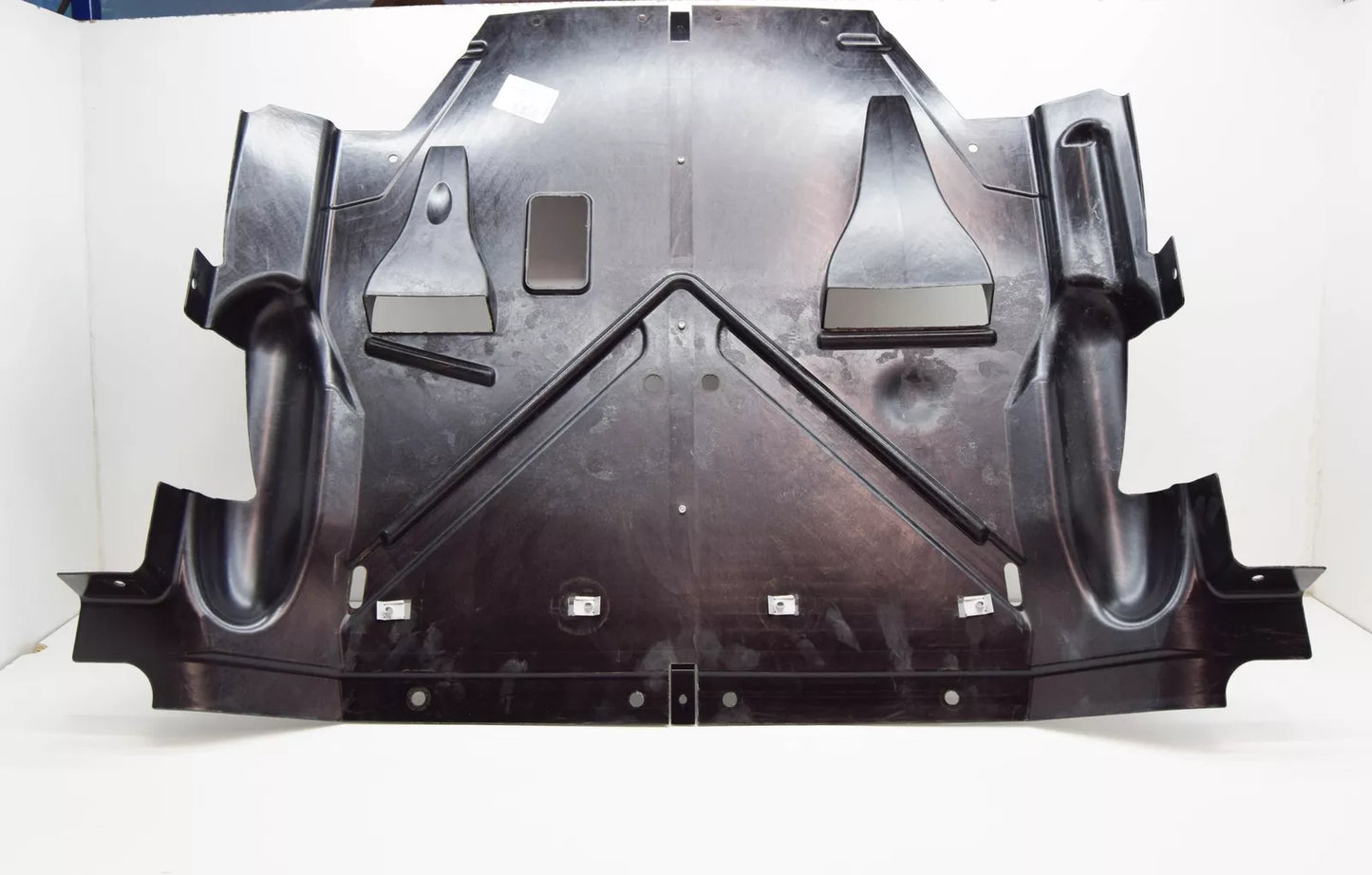 NEW AUDI R8 42 REAR UNDERBODY TRIM 420825205B ORIGINAL