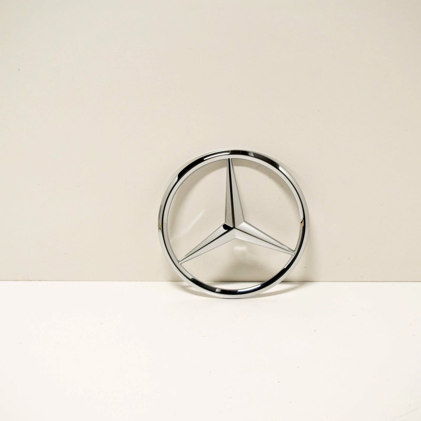 NEW MB VITO W638 FRONT BUMPER RADIATOR GRILLE EMBLEM BADGE A6388880086