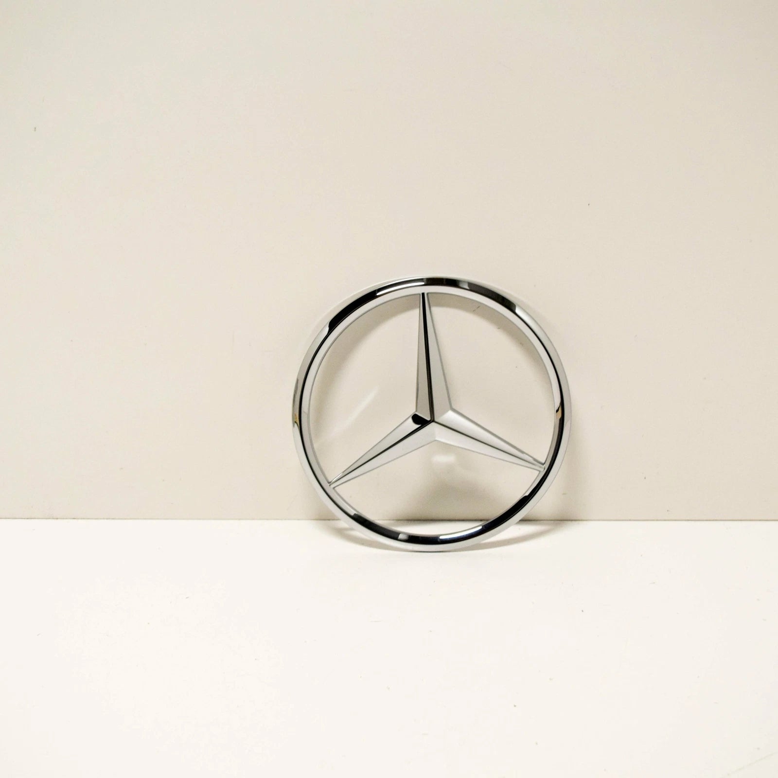 NEW MB VITO W638 FRONT BUMPER RADIATOR GRILLE EMBLEM BADGE A6388880086