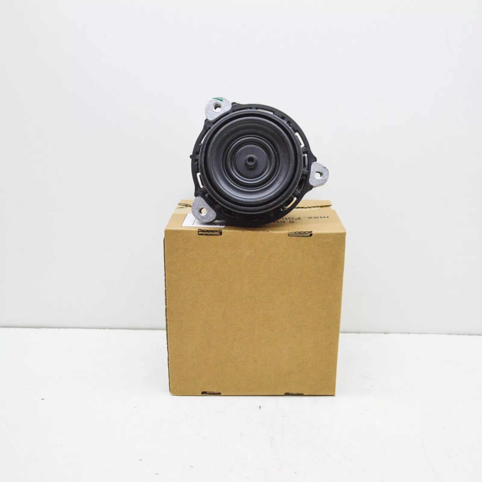 NEW BMW M5 F90 RIGHT SIDE ENGINE MOUNT 22116860458 6860458 ORIGINAL