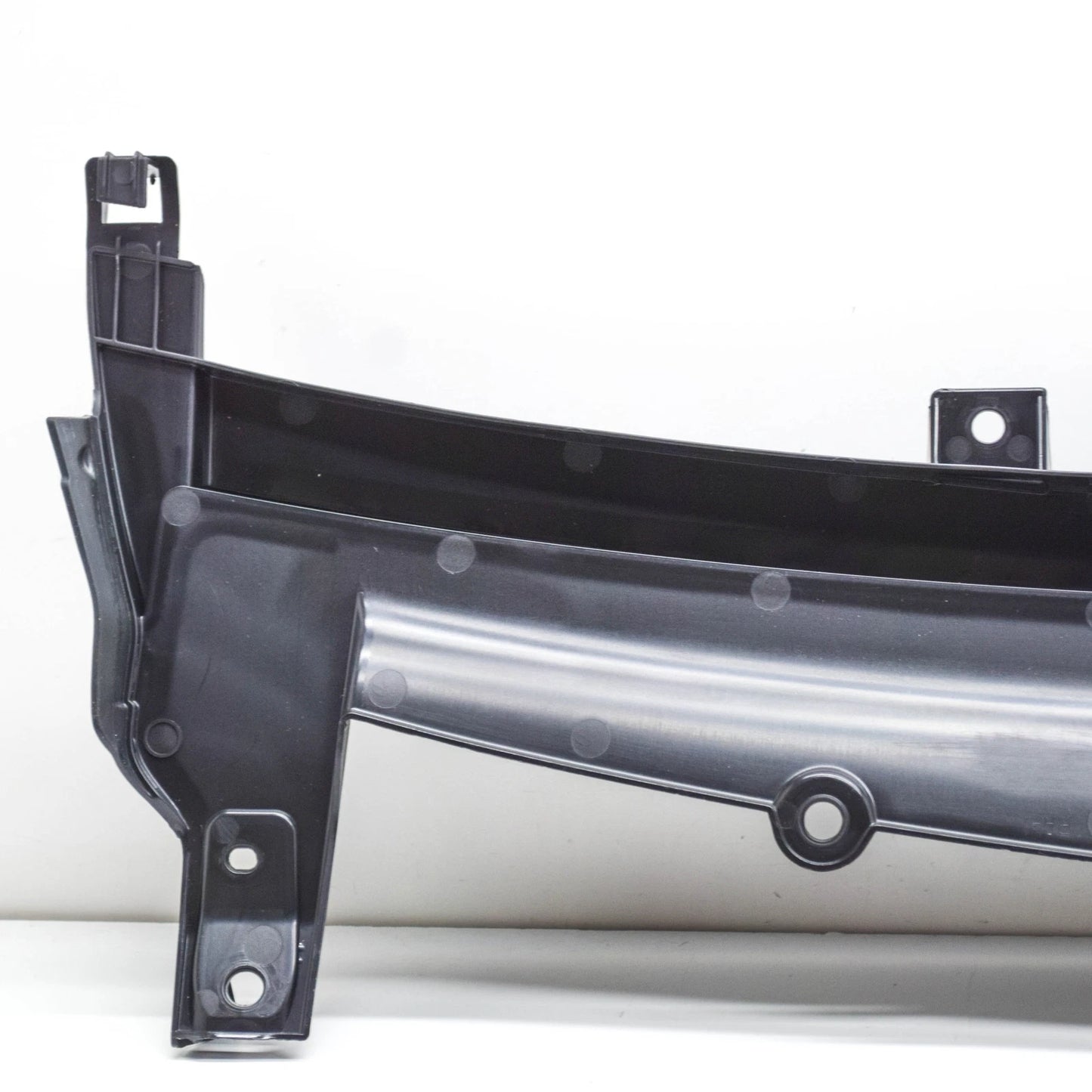 NEW MERCEDES-BENZ GLC C253 UPPER COOLER COLD AIR INTAKE A2535003400 ORIGINAL