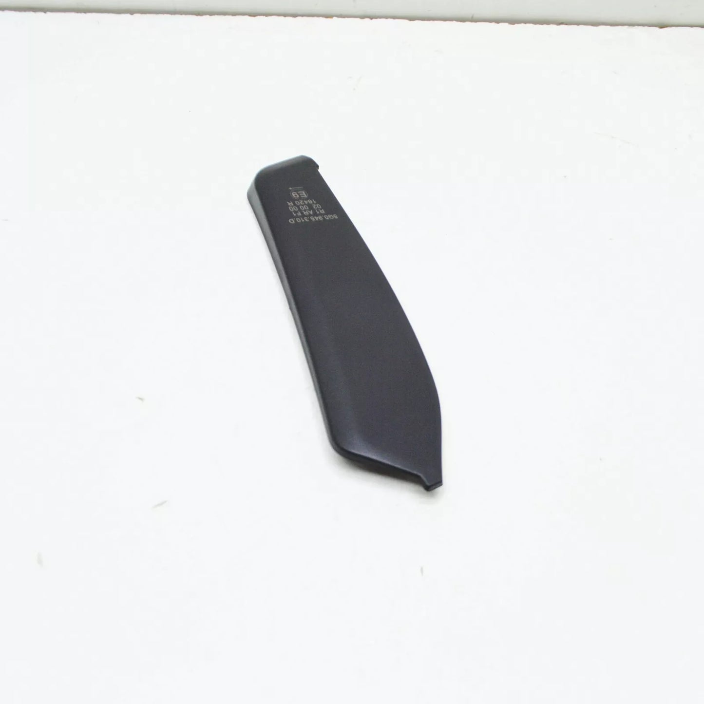 NEW VW GOLF MK7 5G REAR RIGHT TAILLIGHT INNER BEZEL TRIM 5G0945310D ORIGINAL