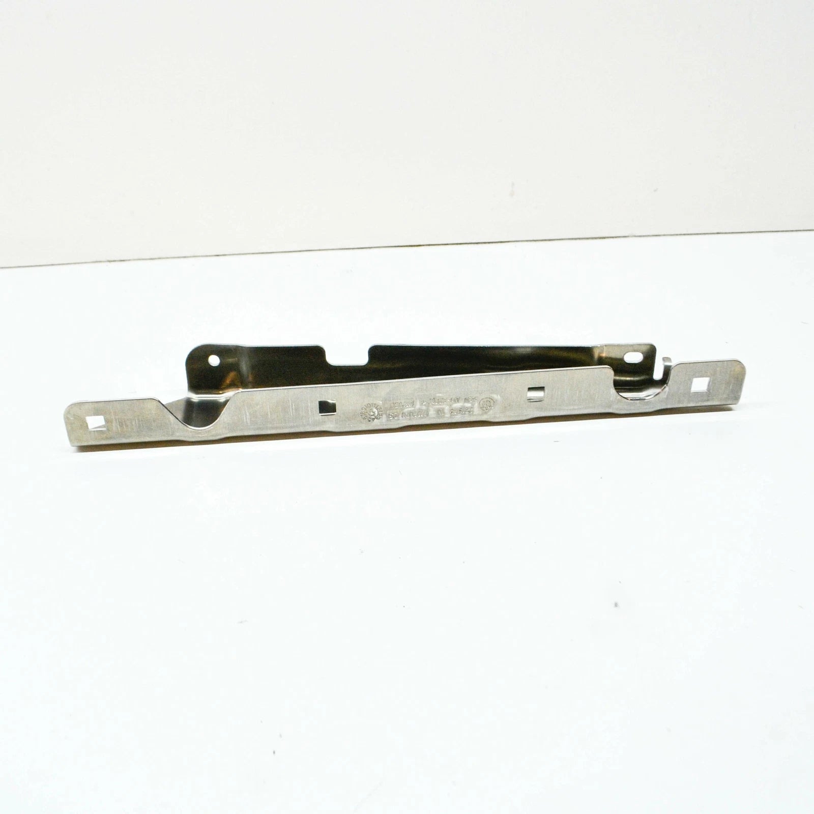 NEW BMW X5 G05 LEFT UNDERFLOOR PANELLING BRACKET 51717453070 ORIGINAL