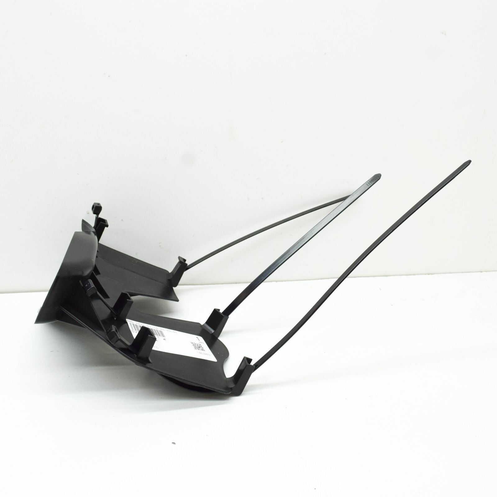 NEW AUDI RS3 SPORTBACK 8V LEFT AIR GUIDE 8V0407811 ORIGINAL