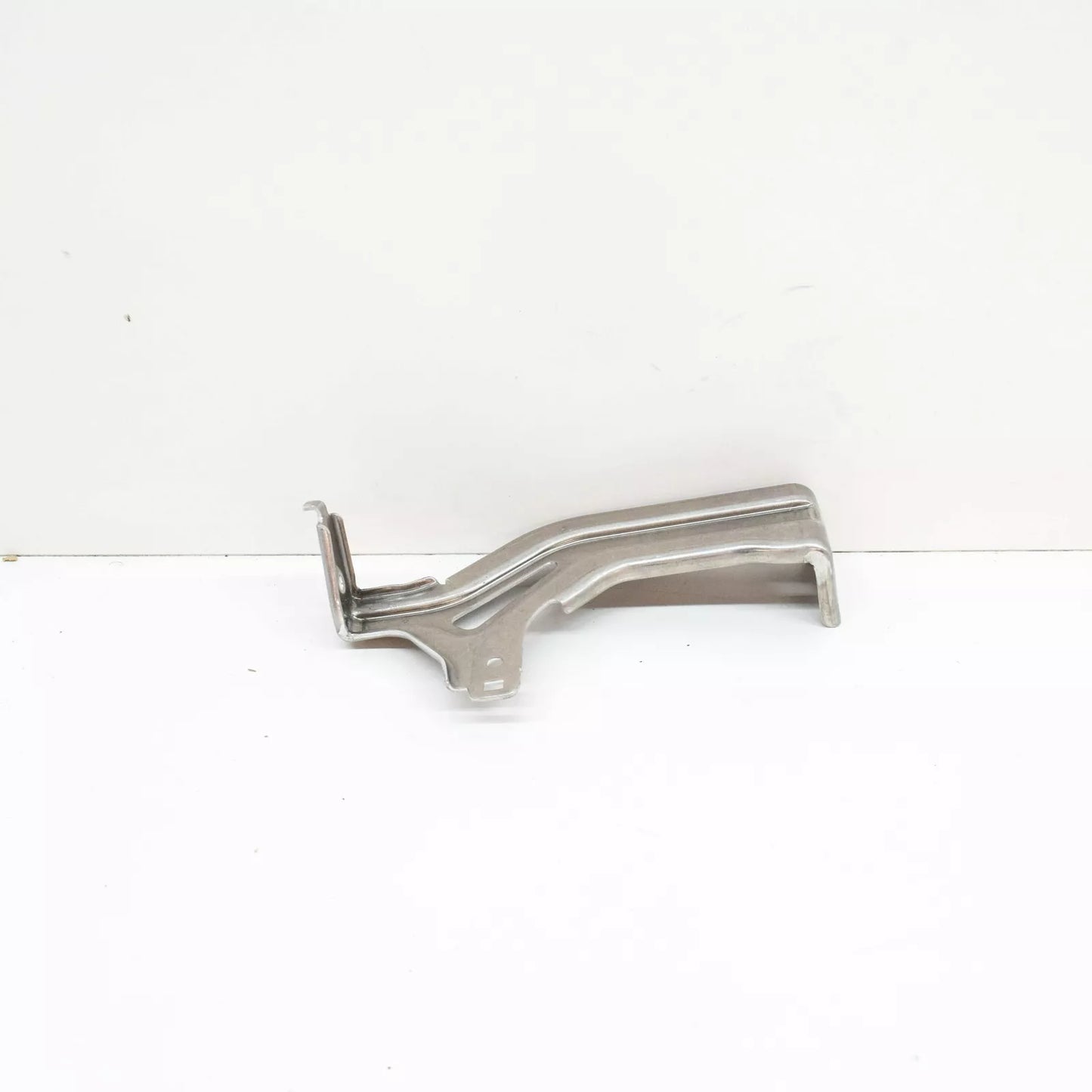 NEW MB S CLASS W222 FRONT BUMPER LEFT REINFORCEMENT BAR BRACKET A2226260314