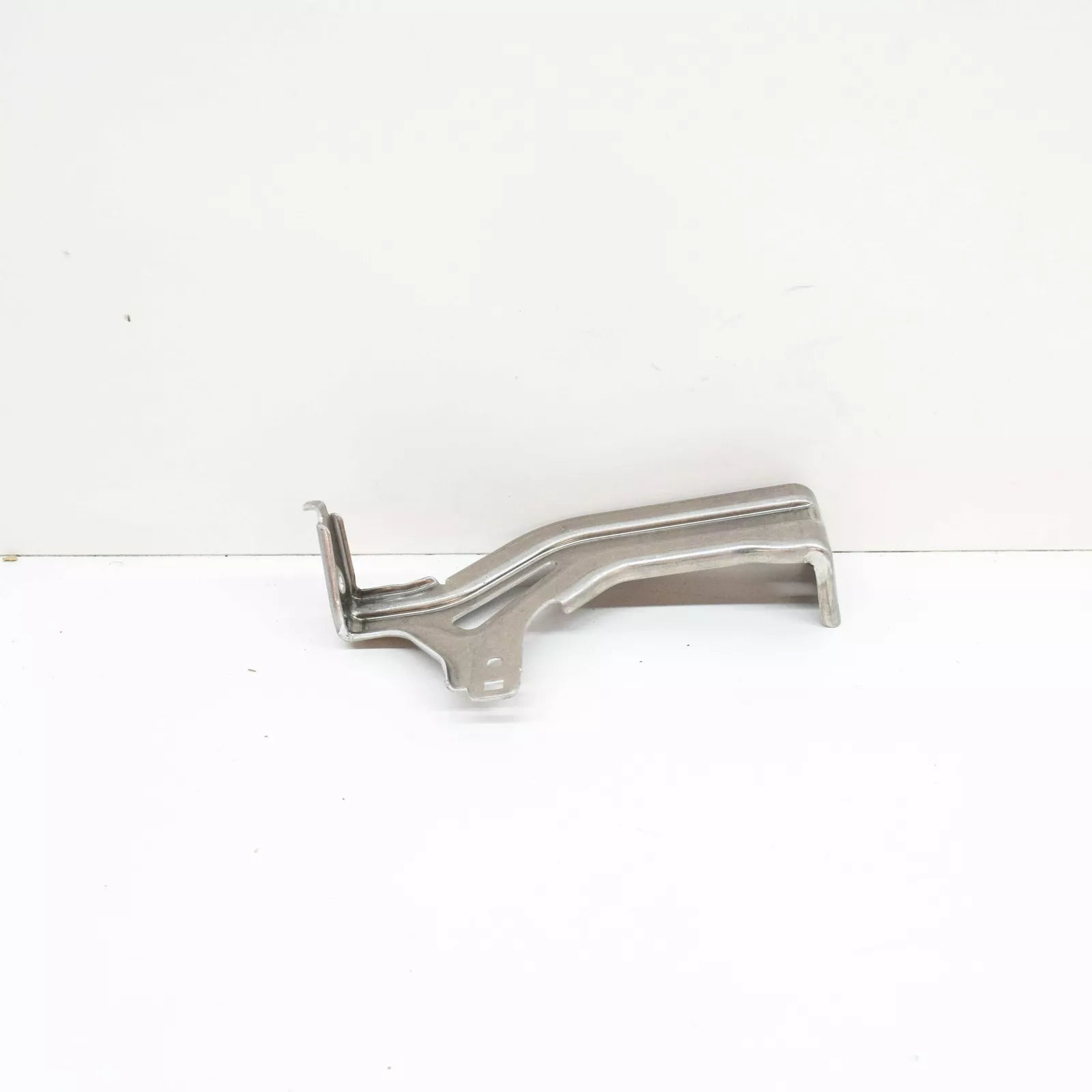 NEW MB S CLASS W222 FRONT BUMPER LEFT REINFORCEMENT BAR BRACKET A2226260314