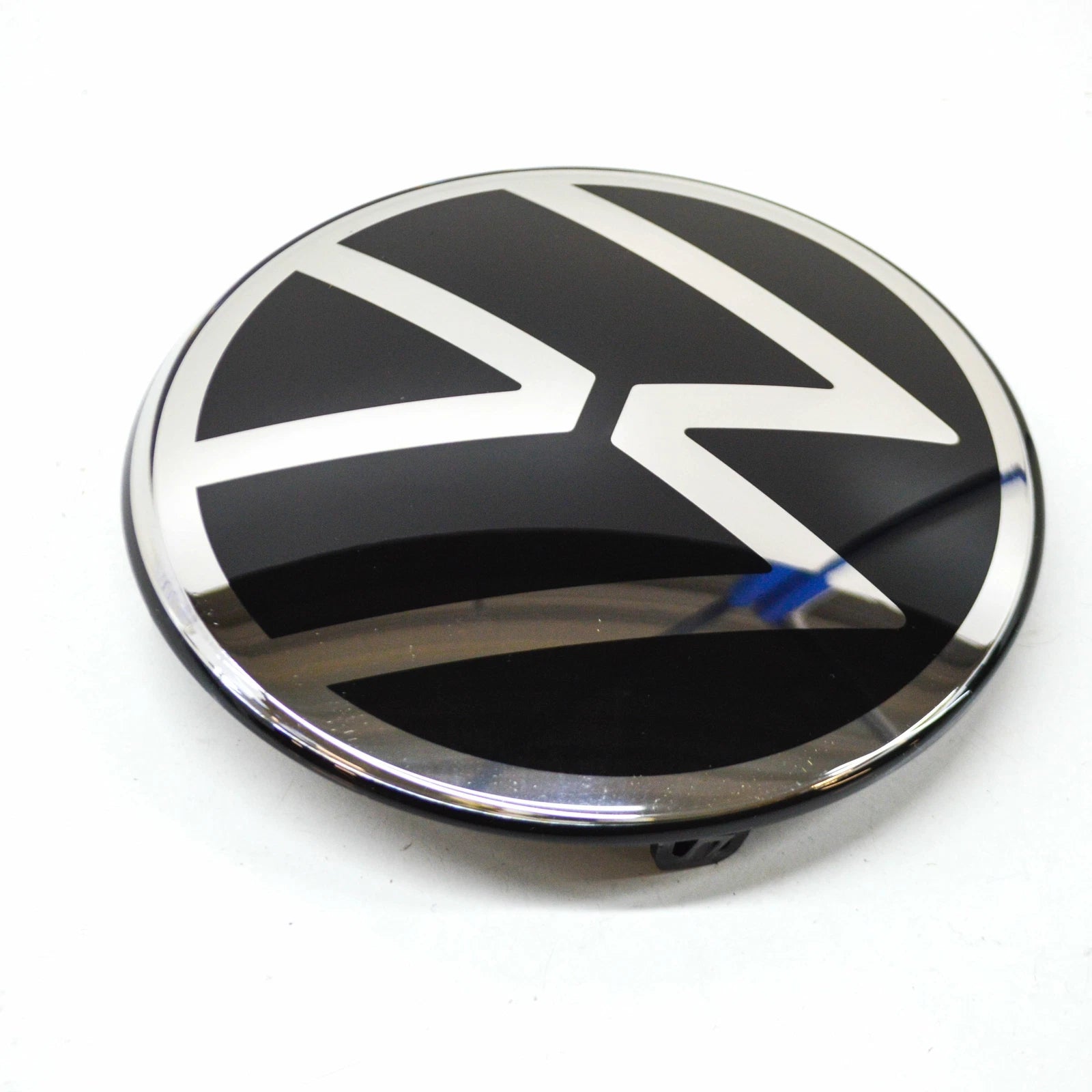 NEW VOLKSWAGEN GOLF MK8 RADIATOR GRILLE EMBLEM BADGE 5H0853601HDPJ ORIGINAL