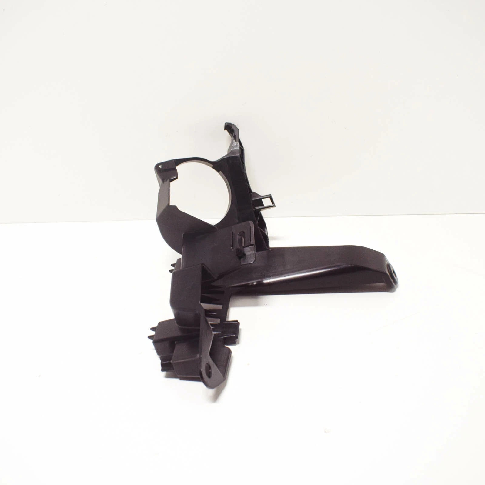 NEW AUDI A5 8W6 SPORTBACK RIGHT D-PILLAR TRIM BRACKET 8W8867730A ORIGINAL