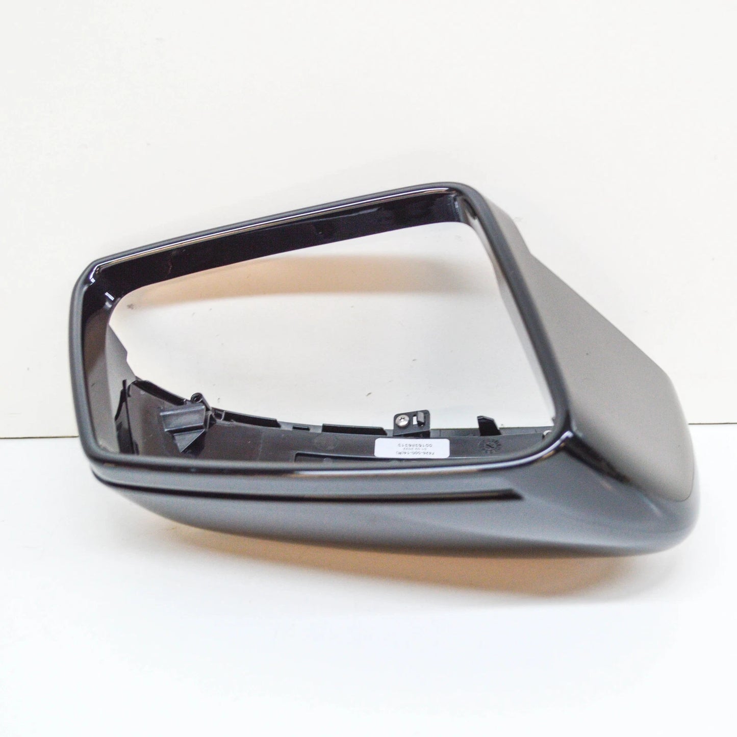 NEW MB GLA-CLASS X156 RIGHT WING MIRROR COVER CAP A24681102009191