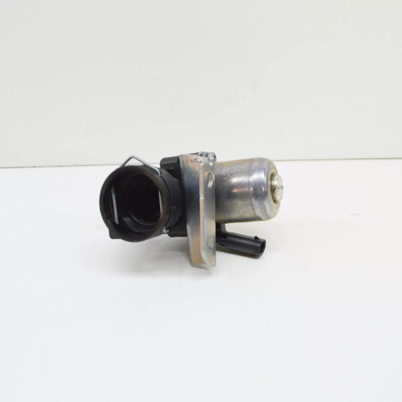 NEW MERCEDES-BENZ C W204 ENGINE COOLING WATER PUMP VALVE A2712030164