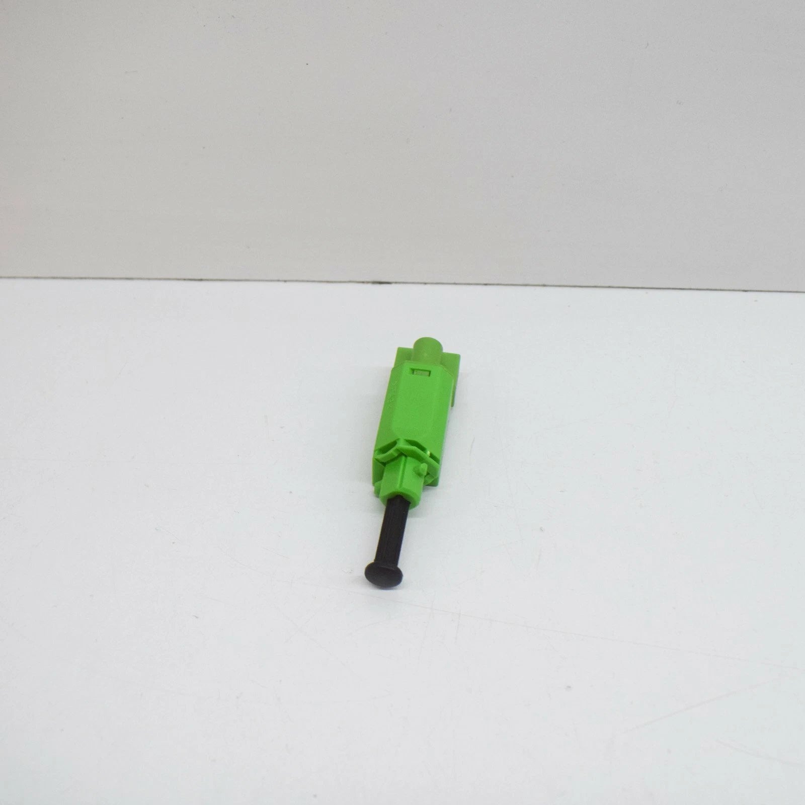 NEW VOLKSWAGEN TOUAREG 7L CLUTCH PEDAL SWITCH 1H0927189E