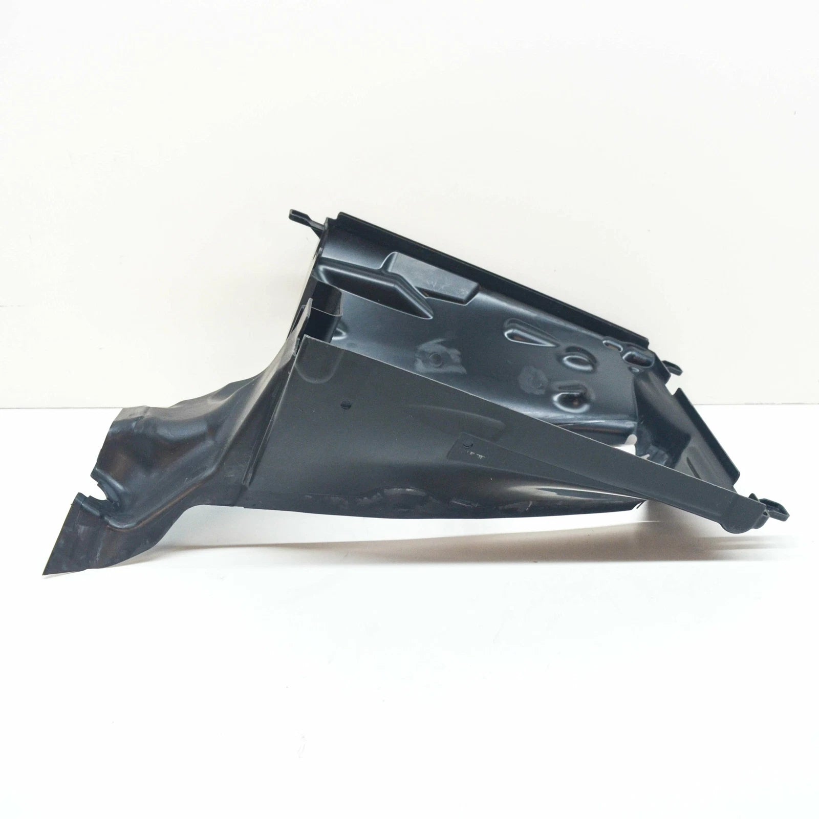 NEW AUDI R8 SPYDER 4S FRONT RIGHT RADIIATOR AIR DUCT 4S0121334E ORIGINAL