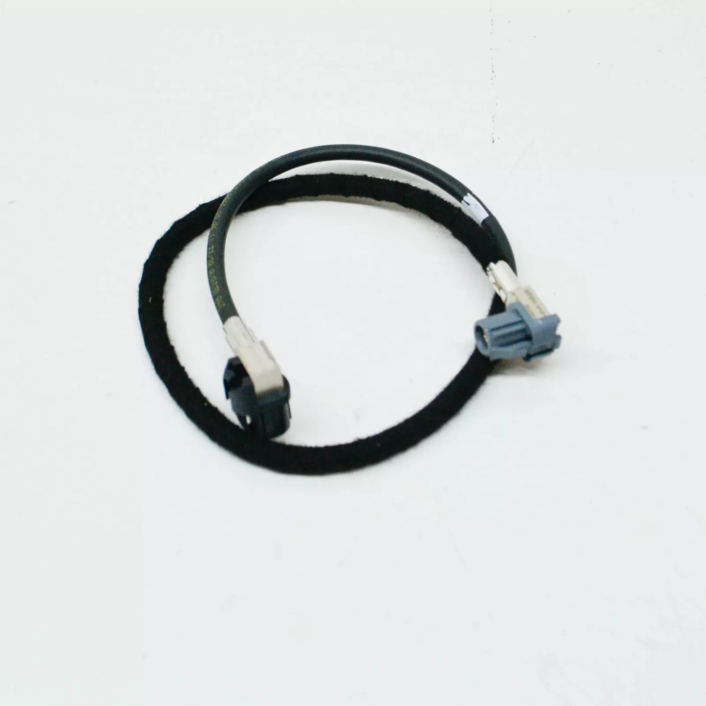 NEW AUDI A4 B8 ADAPTER CABLE LOOM 2010