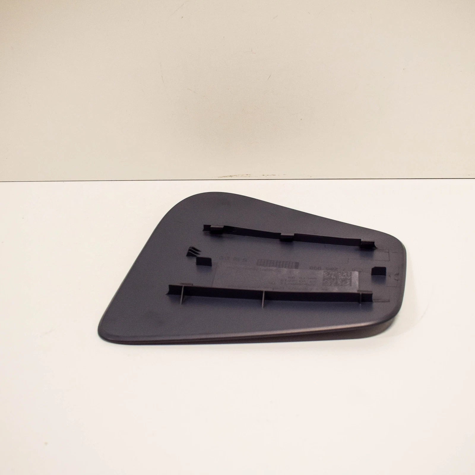 NEW BMW I3 L01 FRONT PRIMED CHARGING SOCKET PLUG COVER 51177376189 ORIGINAL