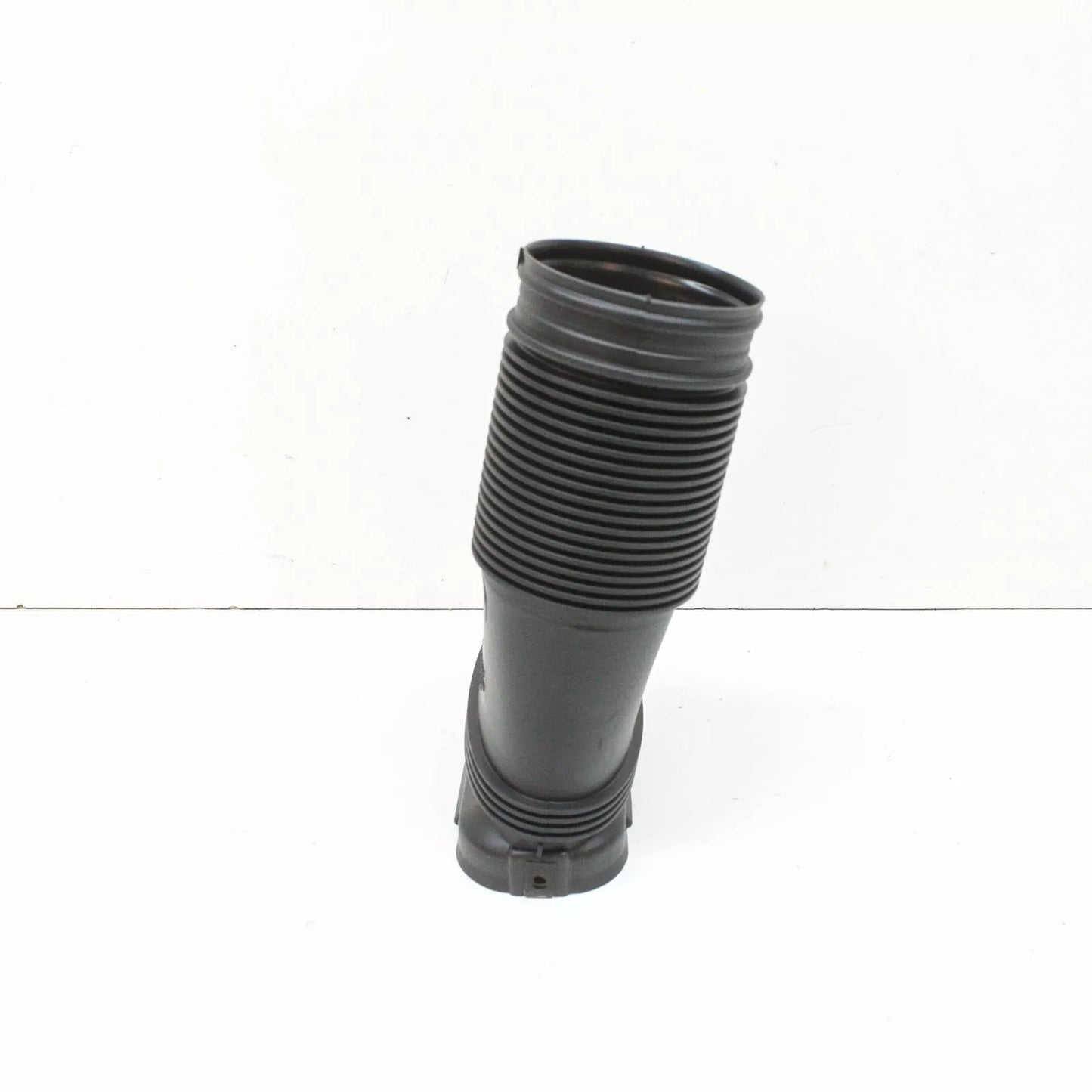 NEW AUDI A3 8P AIR INTAKE DUCT 1K0129618BM