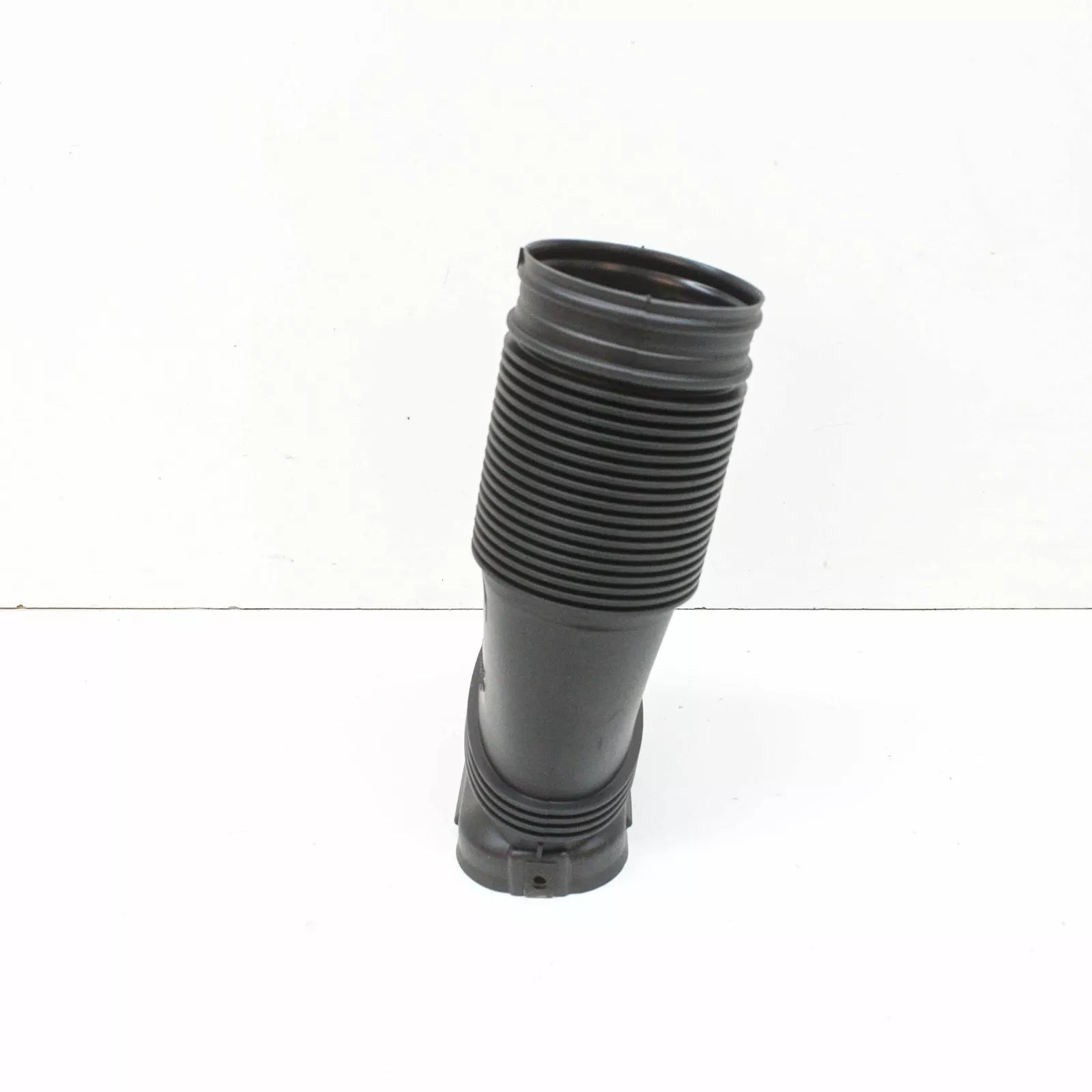 NEW AUDI A3 8P AIR INTAKE DUCT 1K0129618BM