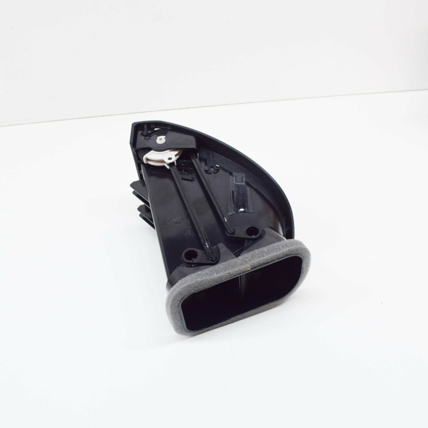 NEW MB VITO W639 DASHBOARD LEFT OUTSIDE LATERAL NOZZLE A63983001549F75 ORIGINAL