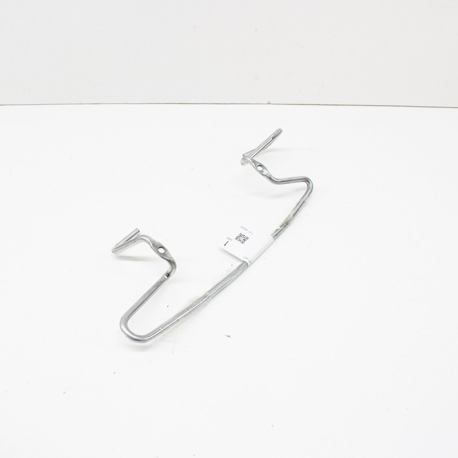 NEW AUDI A4 AVANT B7 FRONT RIGHT SEAT TRIM RETAINER 8E0881560A ORIGINAL