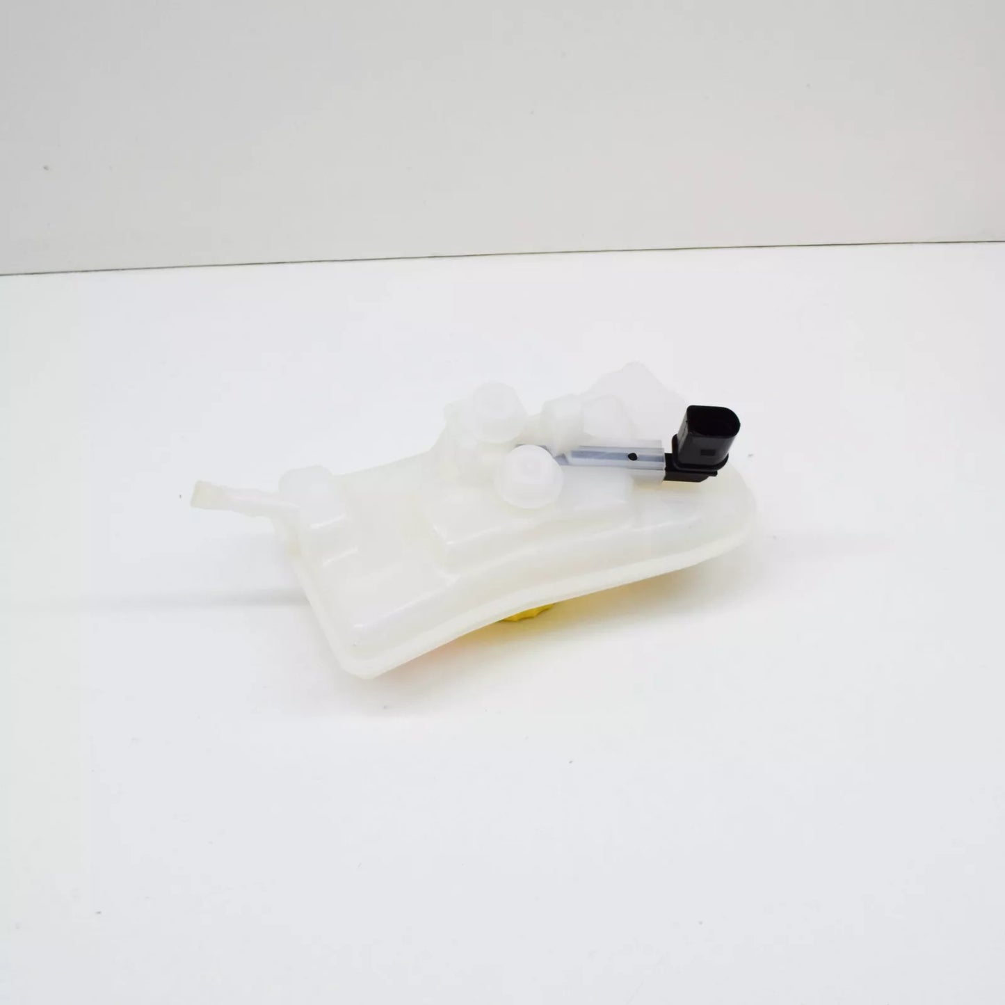 NEW AUDI A6 C6 BRAKE FLUID TANK 8E0611301G 3.0 PETROL