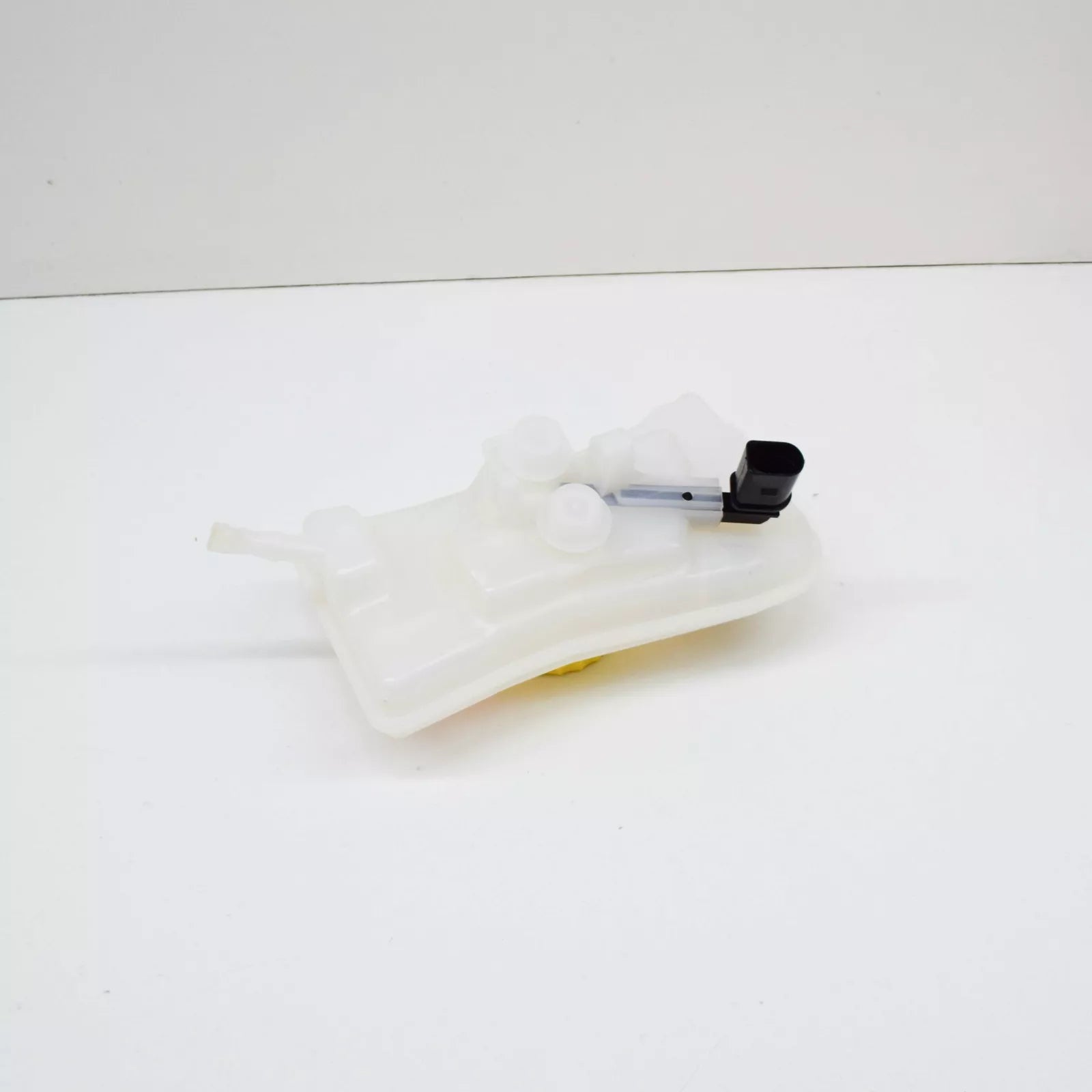 NEW AUDI A6 C6 BRAKE FLUID TANK 8E0611301G 3.0 PETROL