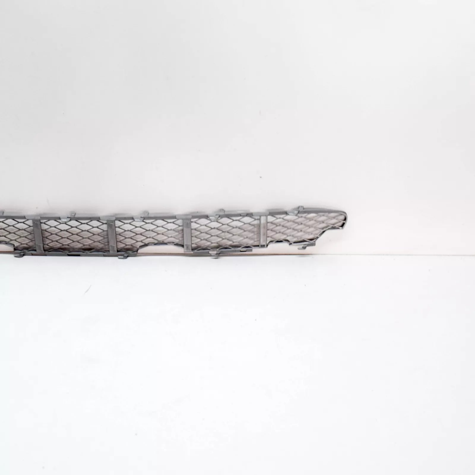 NEW BMW X5 E53 FRONT BUMPER LOWER GRILLE 51117123956 7123956 2005 ORIGINAL