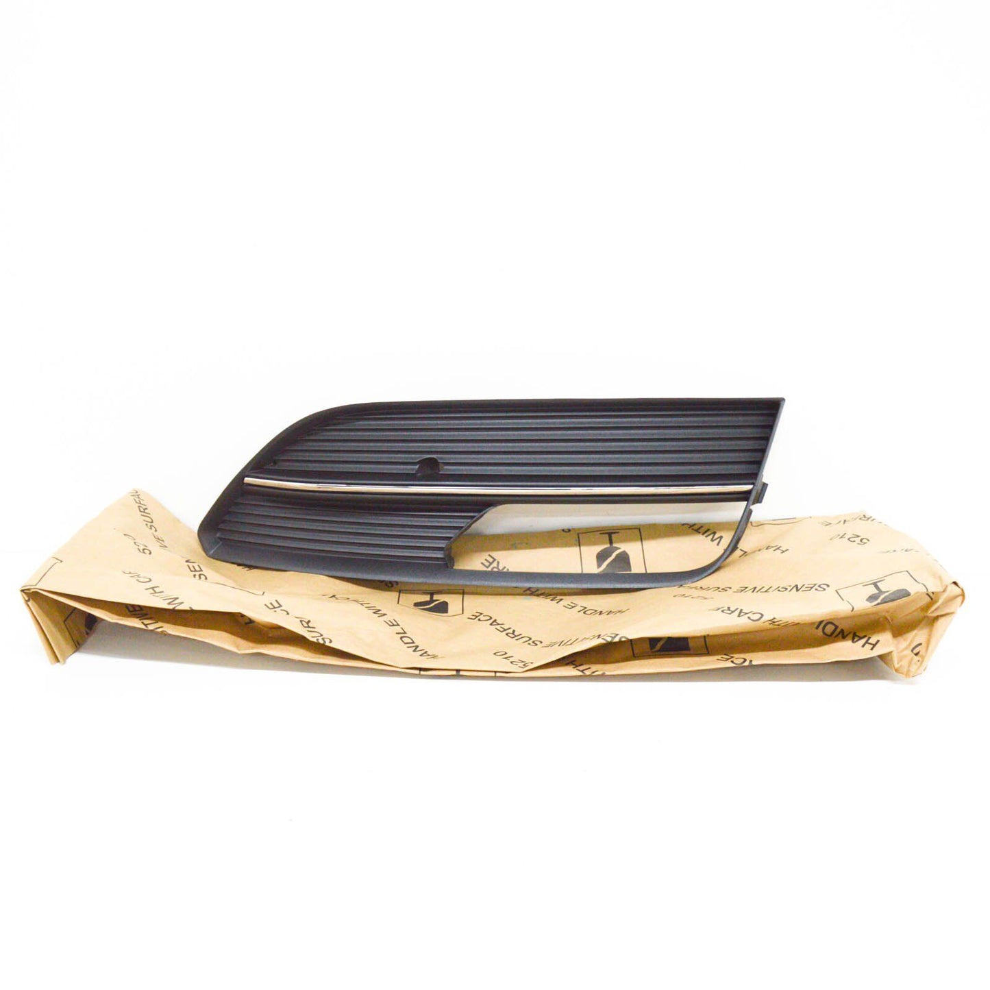 NEW AUDI A3 8PA FRONT BUMPER RIGHT SIDE GRILLE 8V3807682A 9B9 ORIGINAL