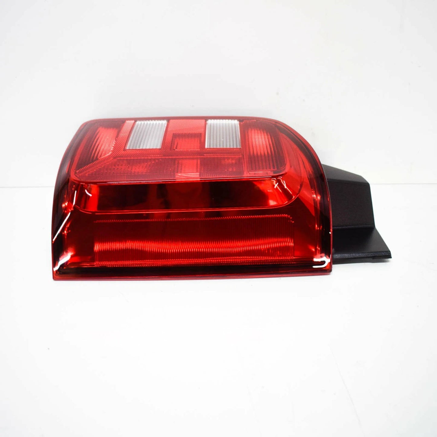 NEW VW TRANSPORTER T6 REAR RIGHT SIDE TAILLIGHT LAMP 7E0945096T