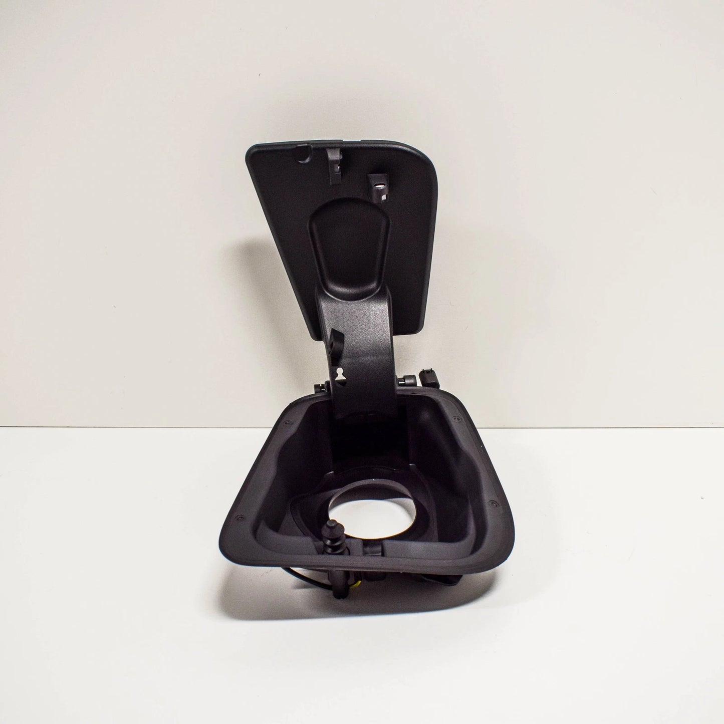 NEW BMW I3 I01 FUEL FILL-IN FLAP COVER POT 51177335742 ORIGINAL