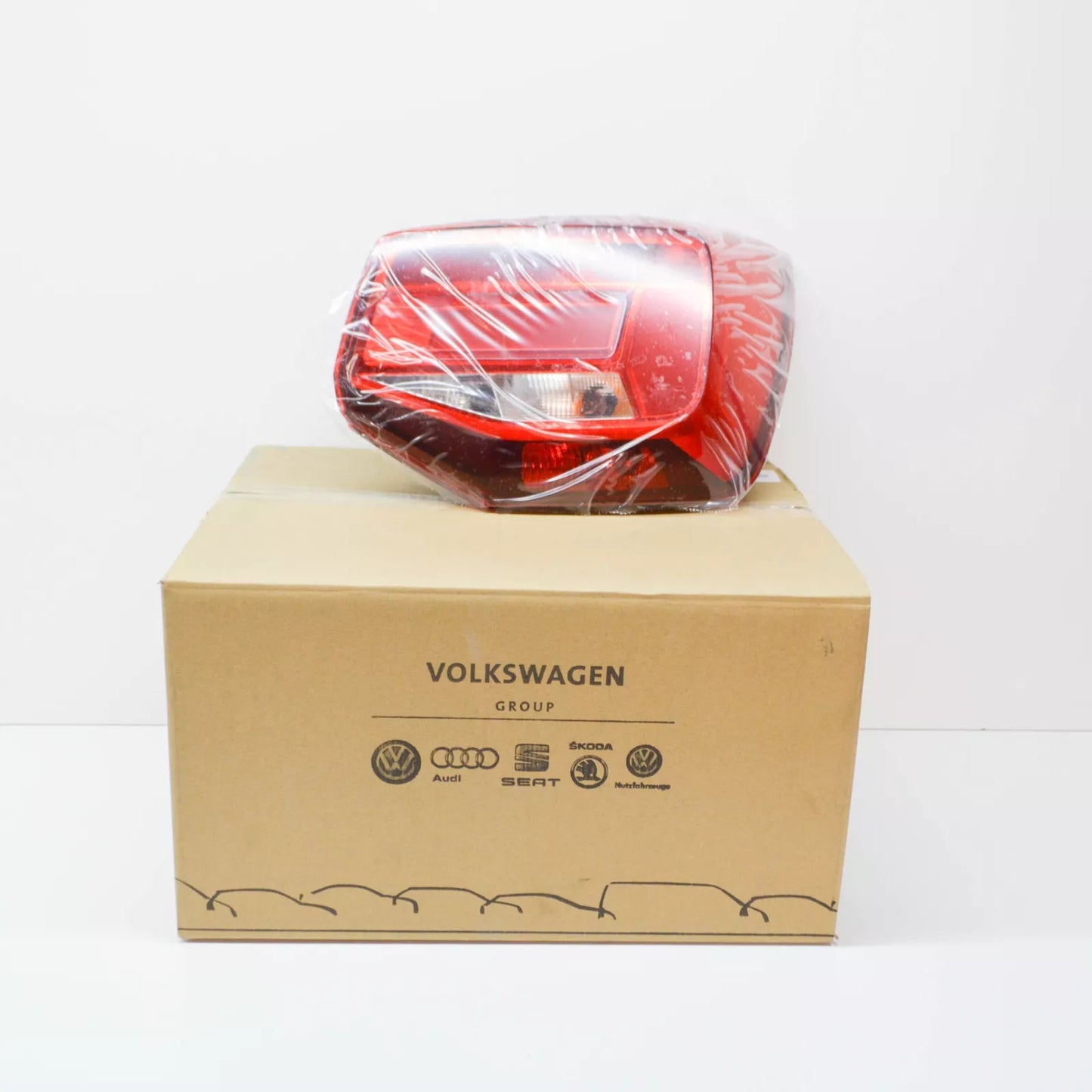 NEW AUDI Q2 GA REAR RIGHT TAILLIGHT 81A945070C ORIGINAL