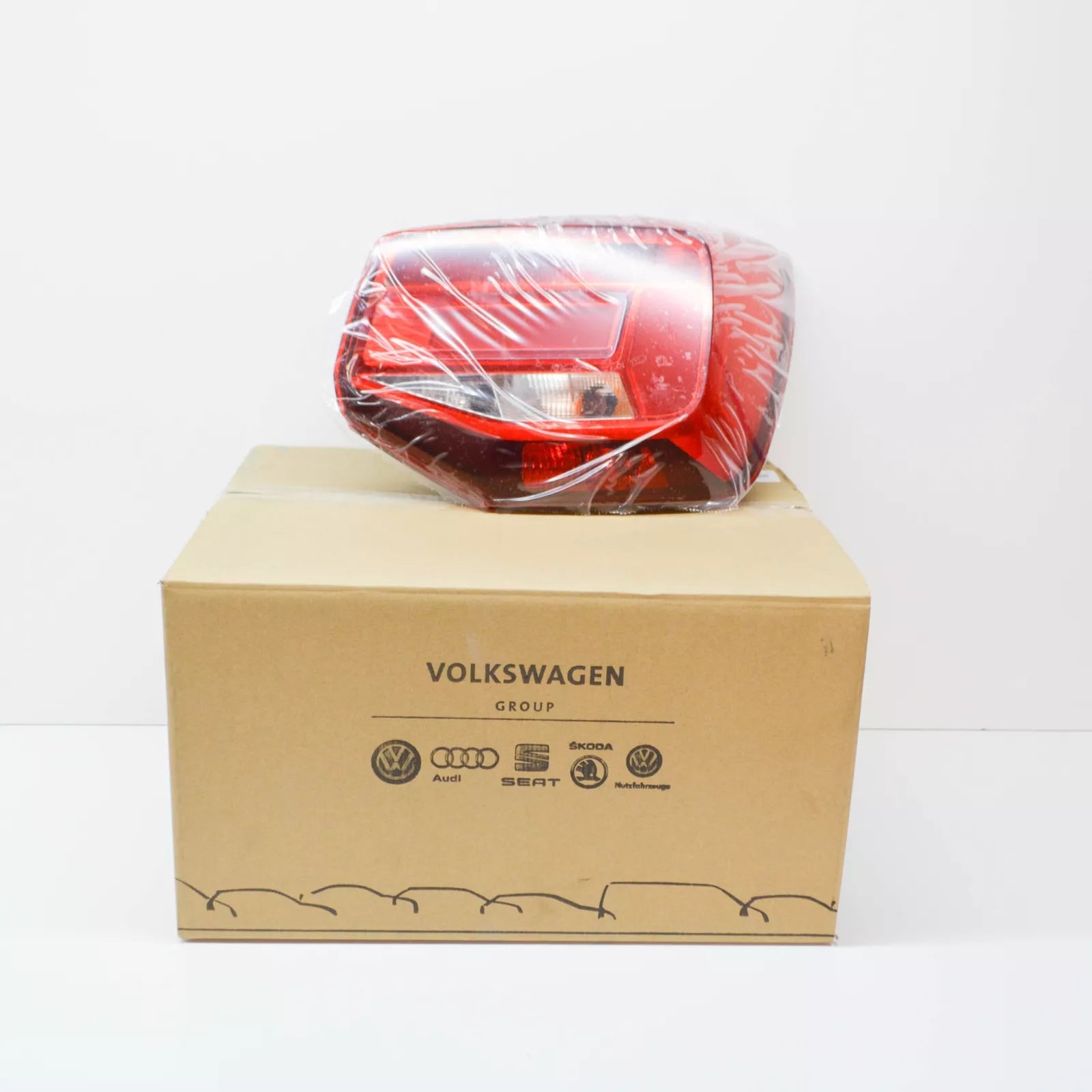 NEW AUDI Q2 GA REAR RIGHT TAILLIGHT 81A945070C ORIGINAL