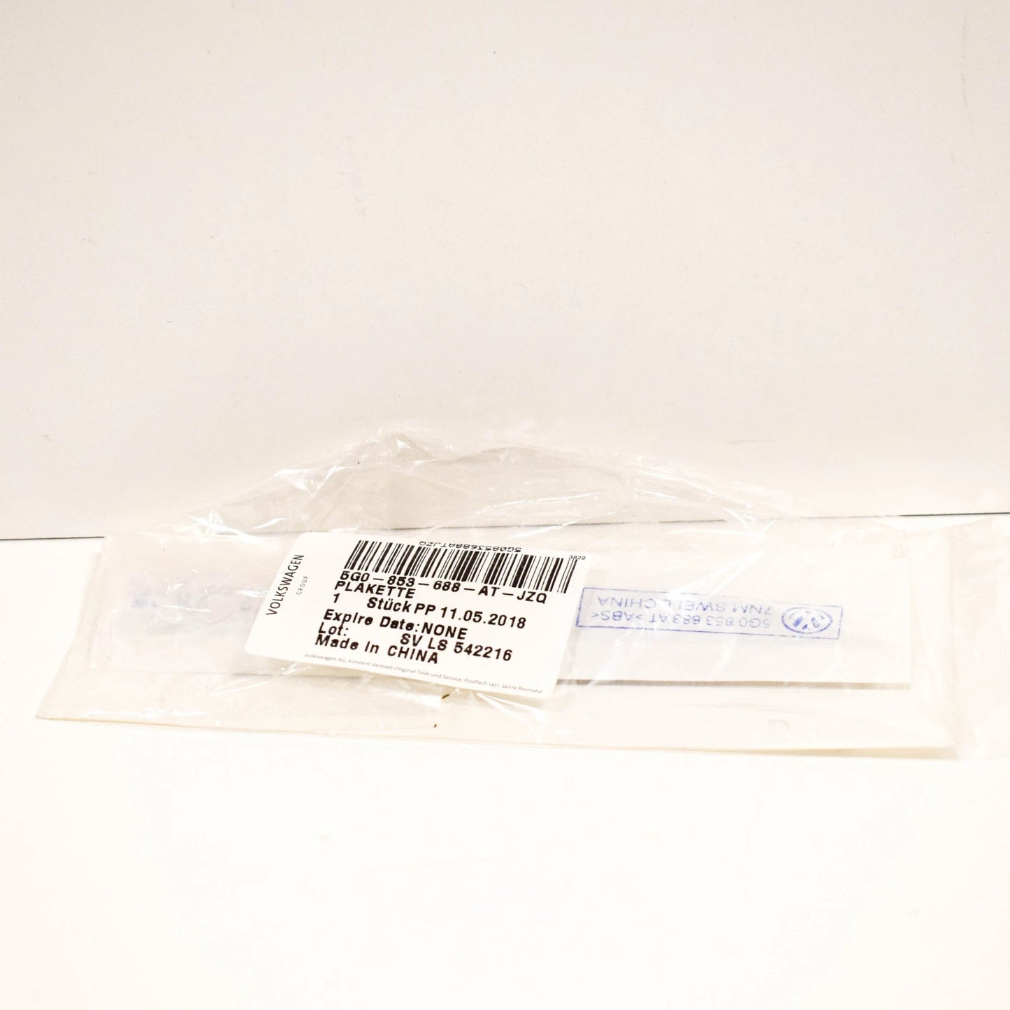 NEW VOLKSWAGEN GOLF MK7 RIGHT FENDER GTI EMBLEM 5G0853688ATJZQ ORIGINAL