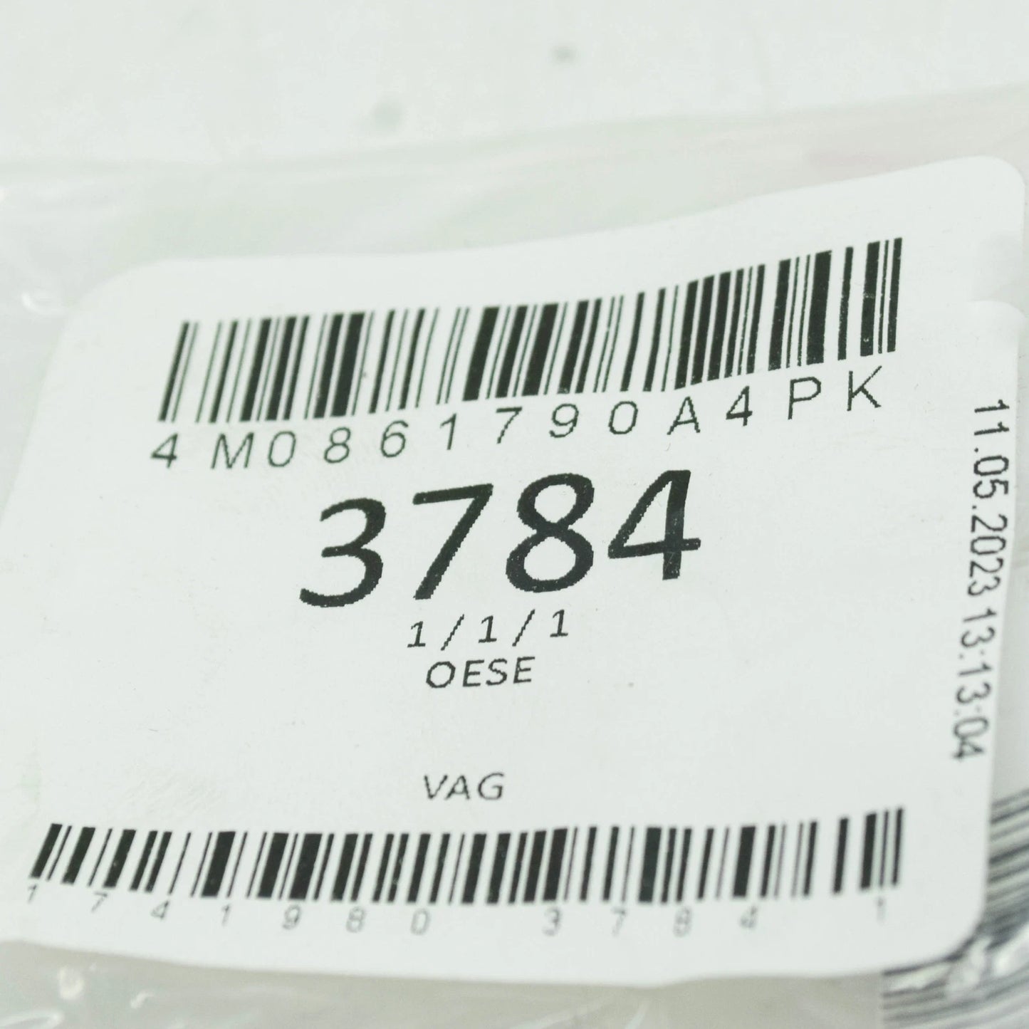 NEW AUDI Q7 4M DOOR GLASS SUNSHADE BRACKET UPPER RIGHT 4M0861790A4PK ORIGINAL