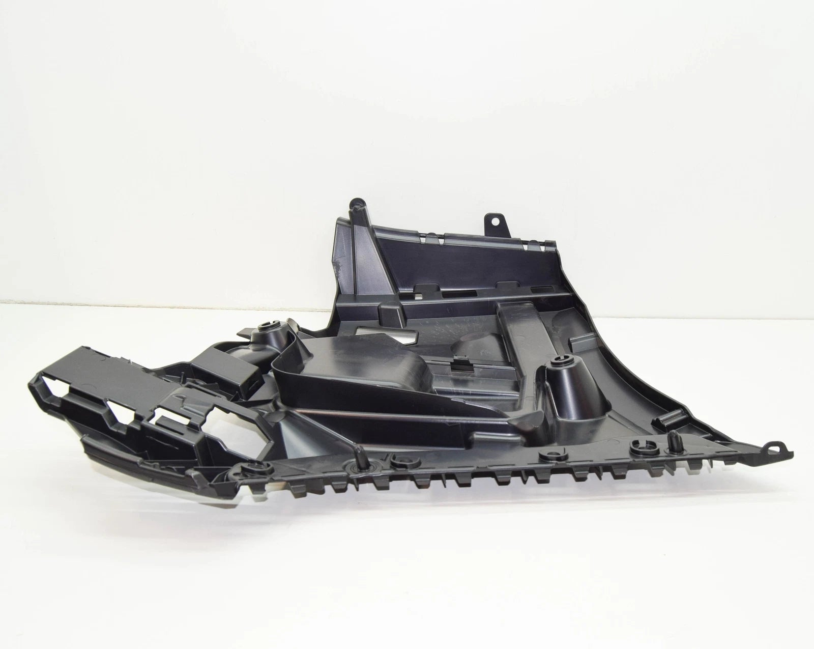 NEW BMW 8 GRAN COUPE G16 REAR RIGHT BUMPER BRACKET 51128075302 ORIGINAL