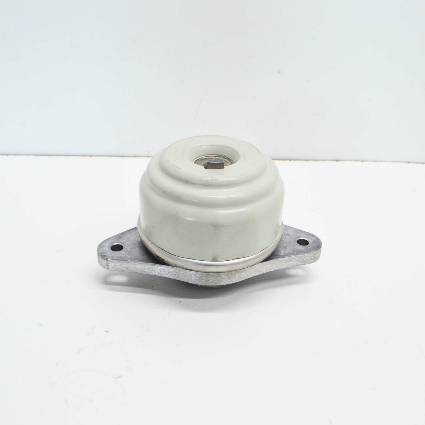 new mercedes-benz c-class w204 front engine mount a204240151764 original
