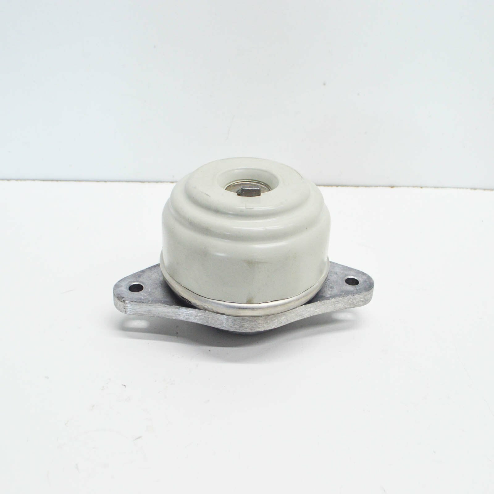 new mercedes-benz c-class w204 front engine mount a204240151764 original