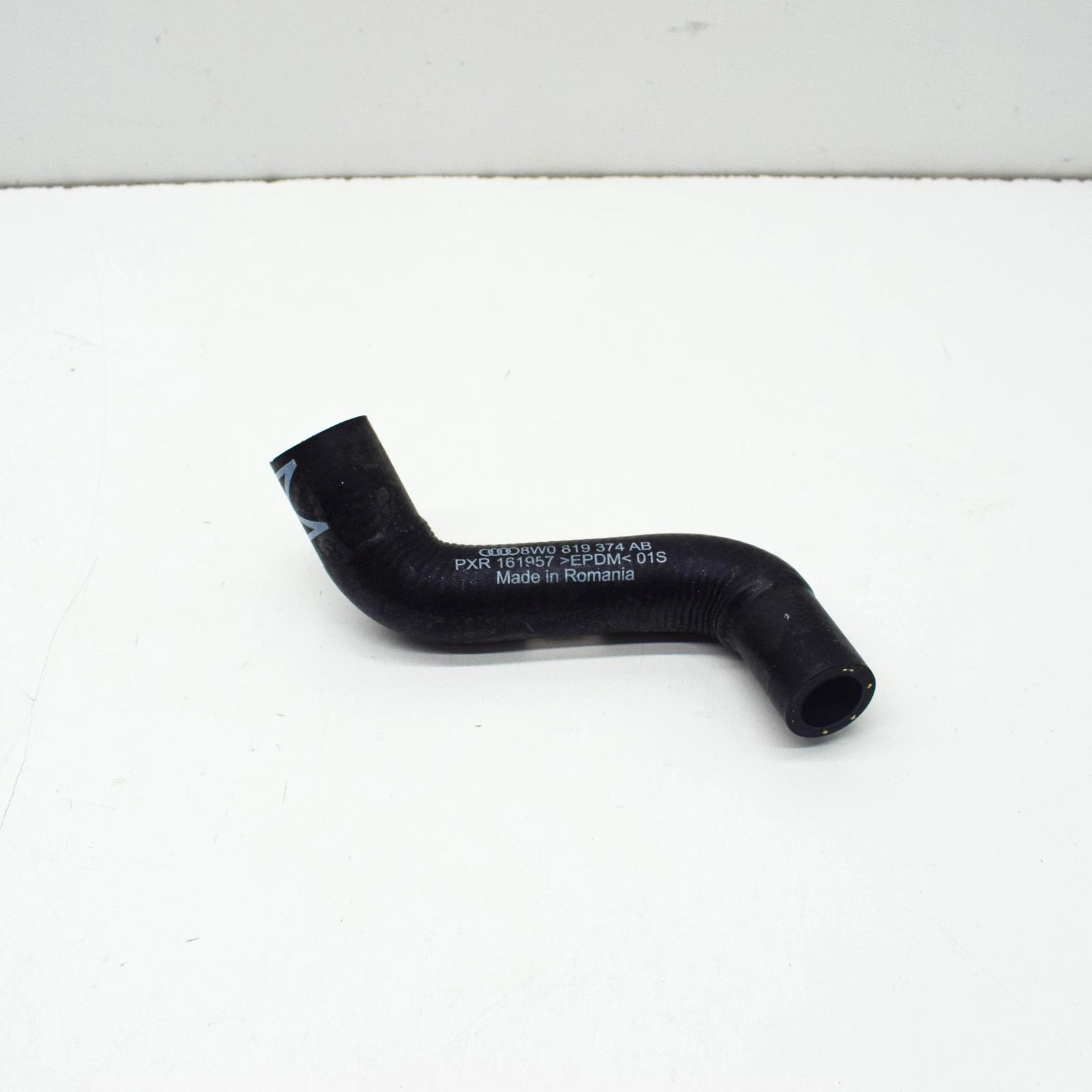 NEW AUDI A4 AVANT B9 COOLANT HOSE PIPE 8W0819374AB ORIGINAL