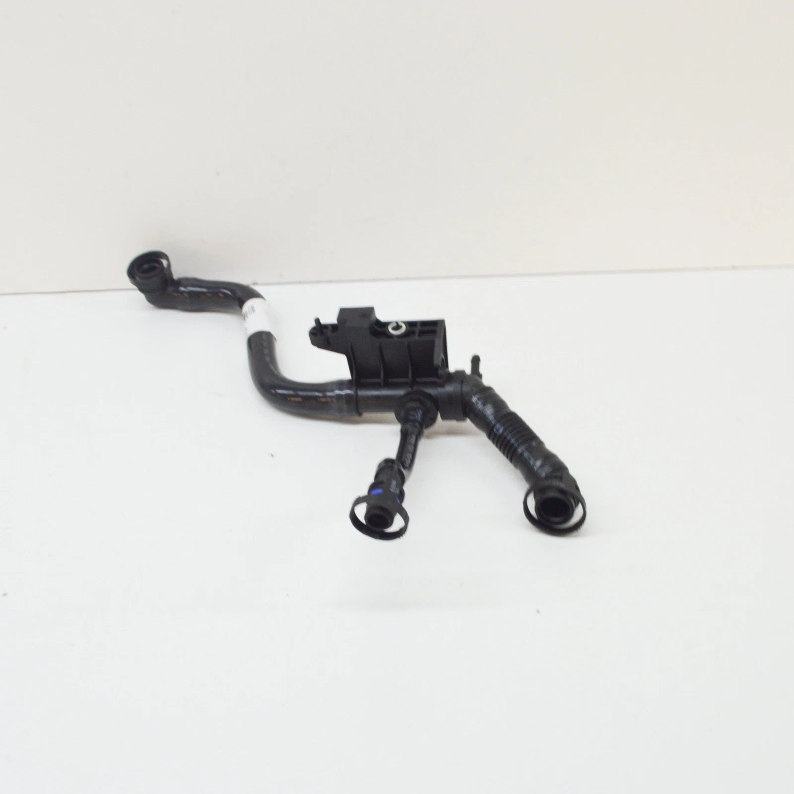 NEW VW TOURAN 1T BREATHER VENT HOSE 03C103474J