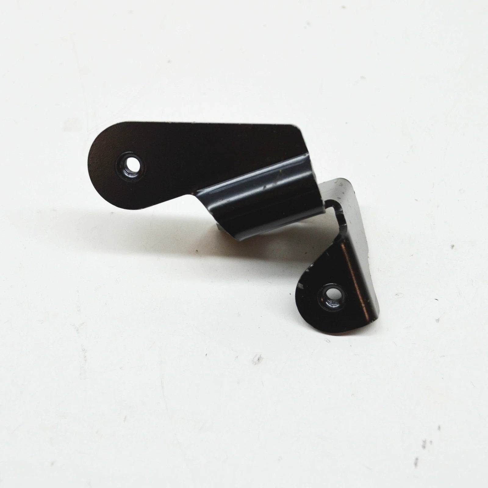 NEW MERCEDES-BENZ S W222 OIL TANK VALVE HOLDER BRACKET A2223271140 ORIGINAL