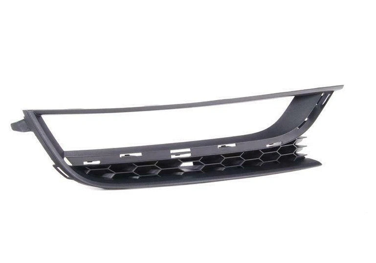 NEW VOLKSWAGEN PASSAT B8 FRONT BUMPER RIGHT FOG LAMP COVER 561853666A9B9