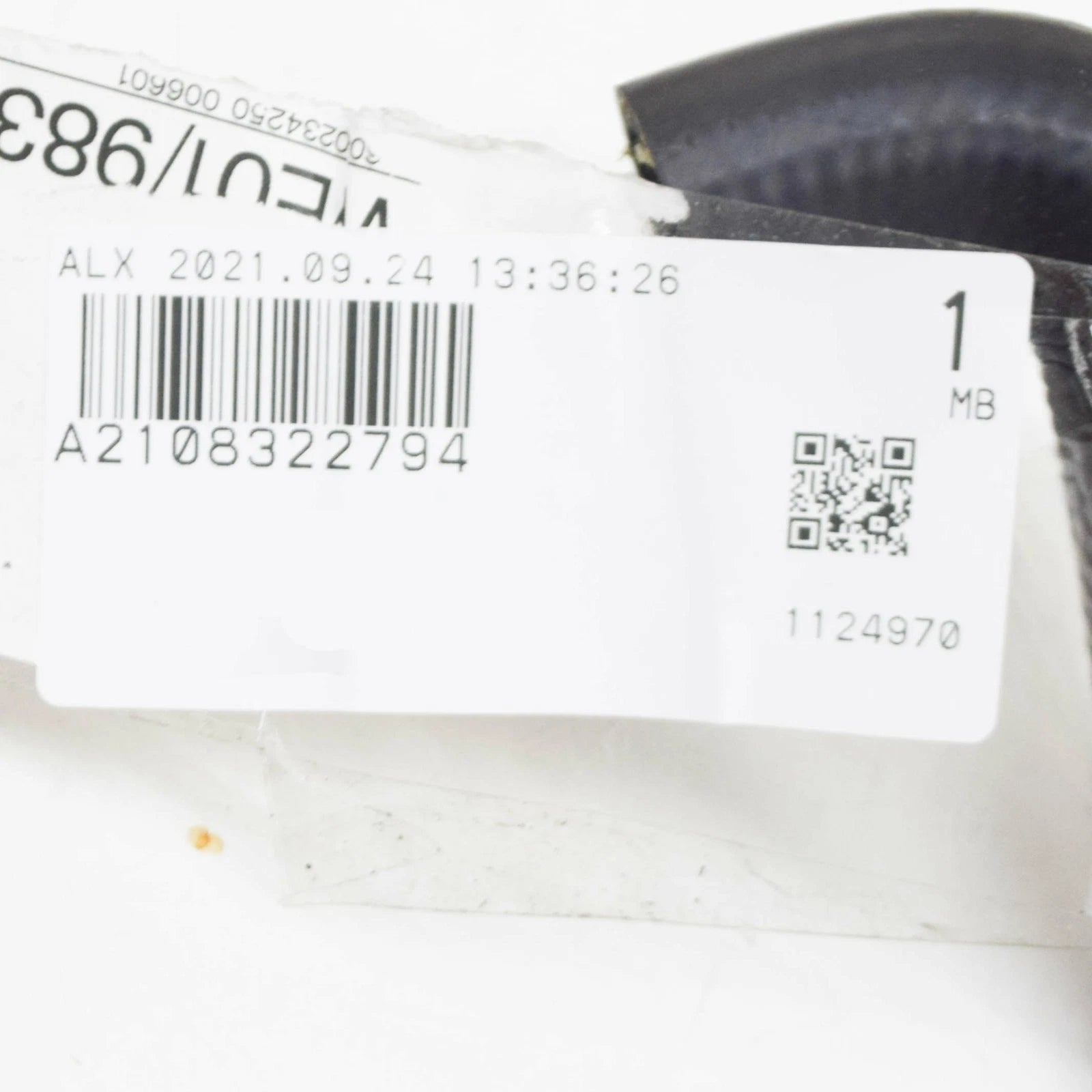 NEW MERCEDES-BENZ E W210 COOLANT PIPE A2108322794 ORIGINAL