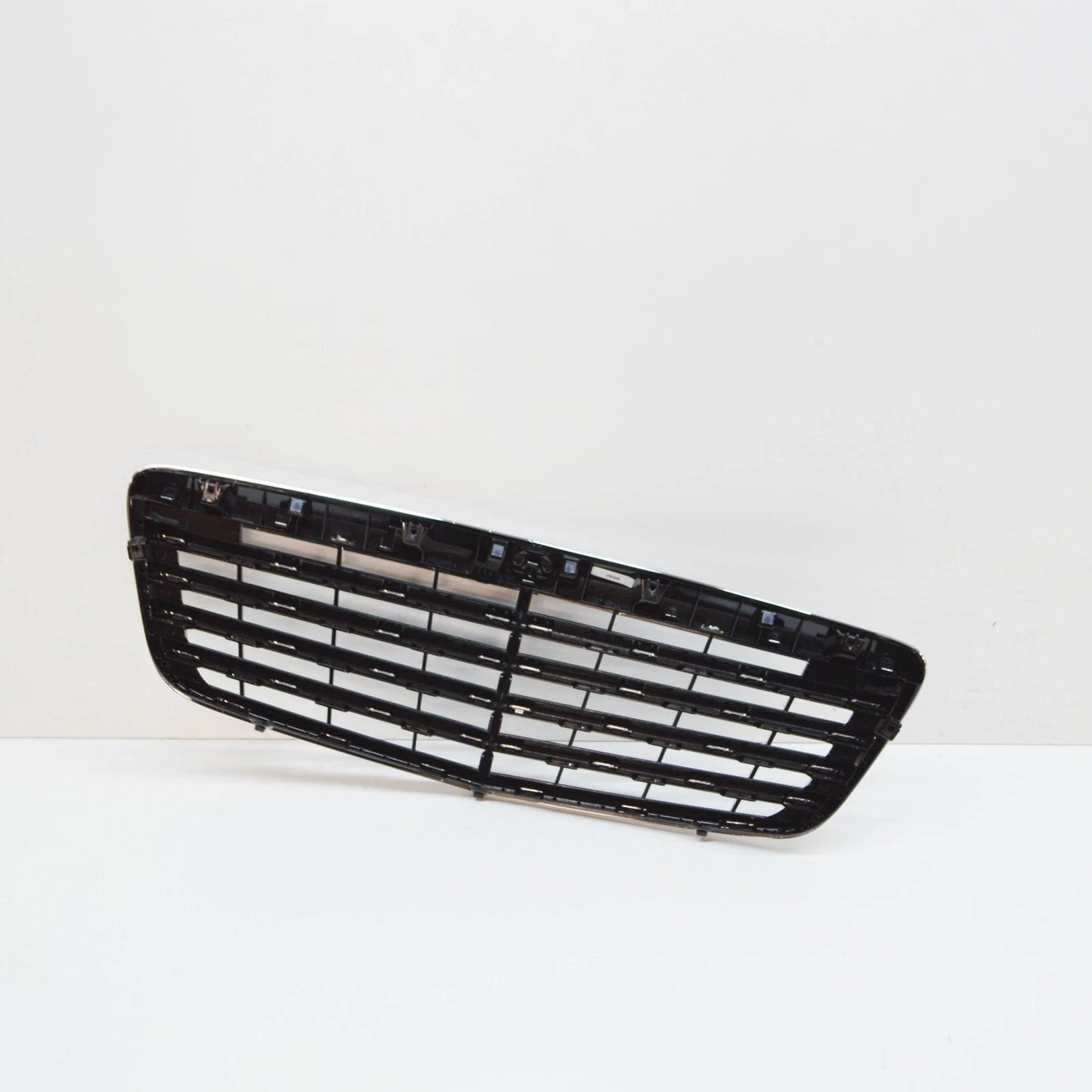 NEW MERCEDES-BENZ E W211 RADIATOR GRILLE A21188017839040 ORIGINAL