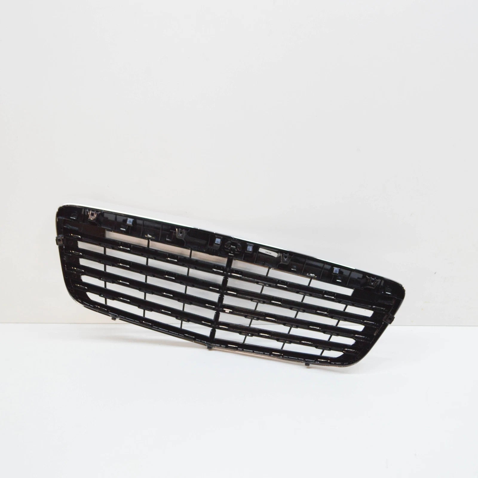 NEW MERCEDES-BENZ E W211 RADIATOR GRILLE A21188017839040 ORIGINAL